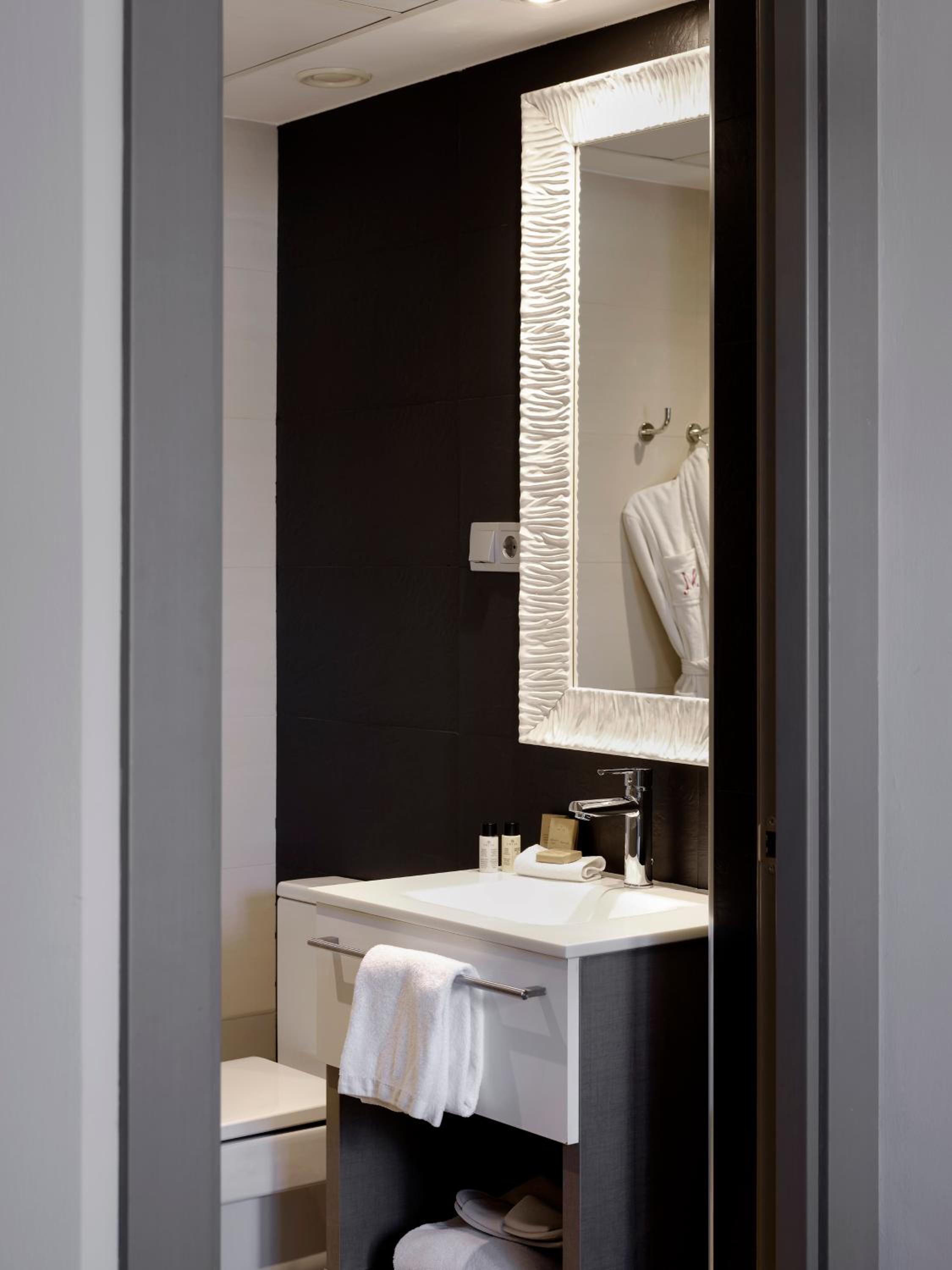 Single Room with Balcony photo 3