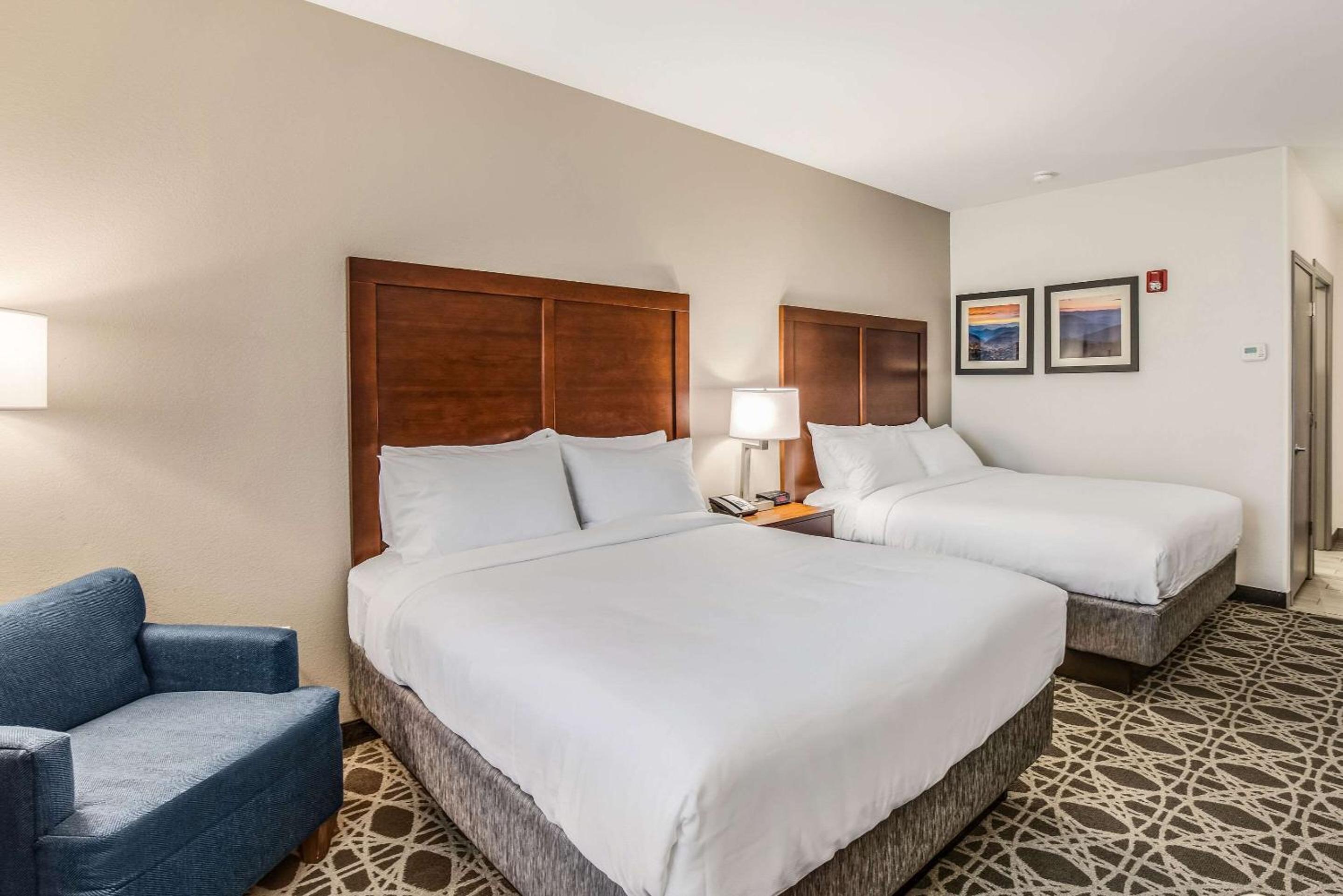 Standard Queen Room with Two Queen Beds - Non Smoking  - Photo 1