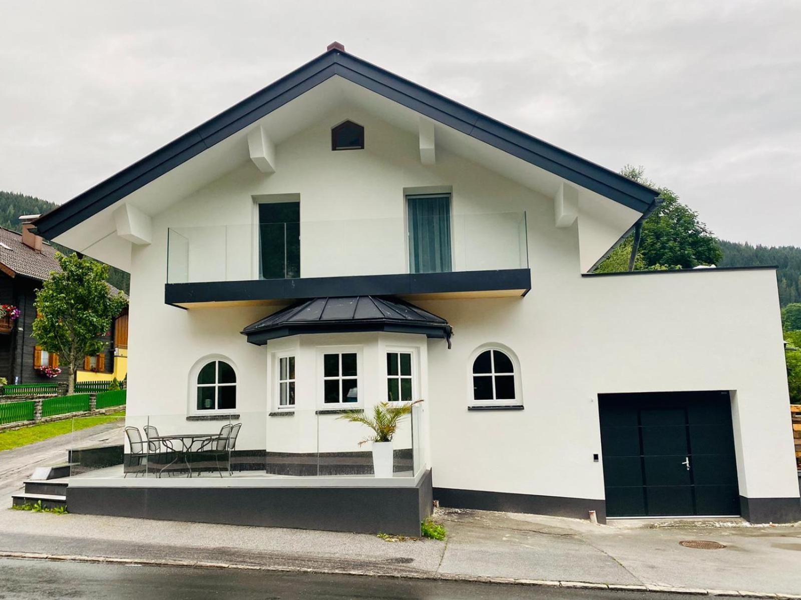 Townville Chalet House photo 2
