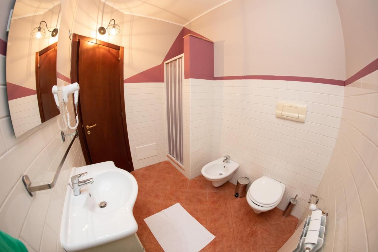 Quadruple Room - Photo 5