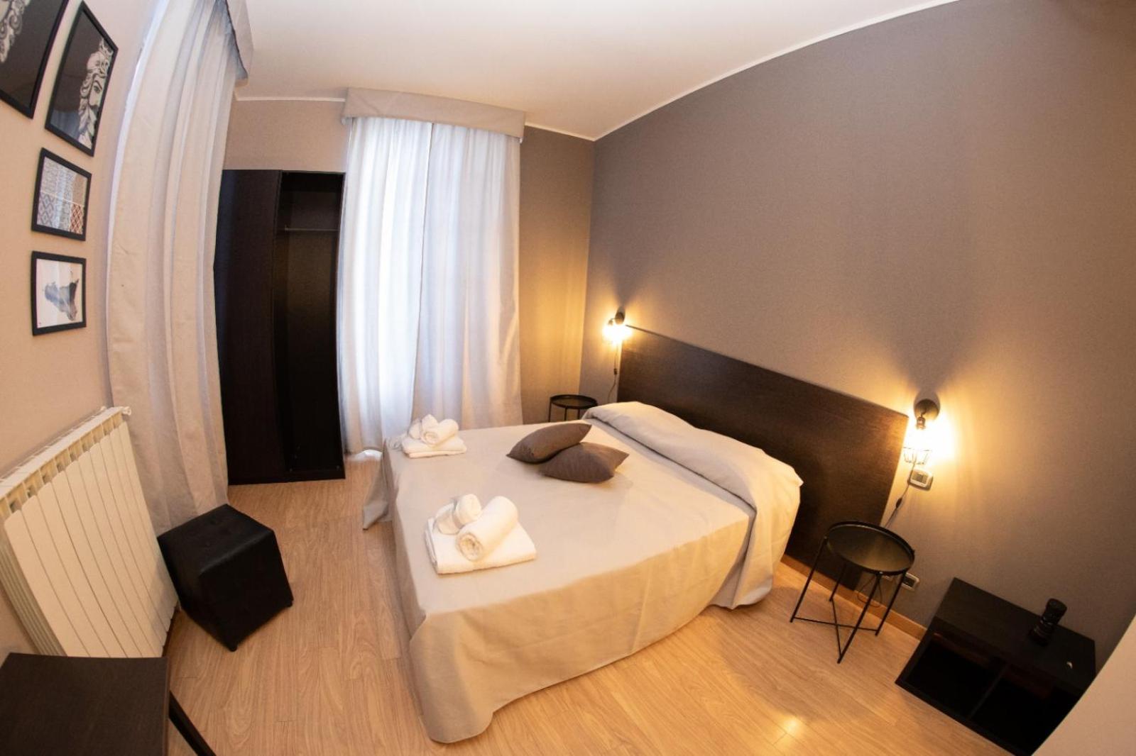 Double Room - Photo 9