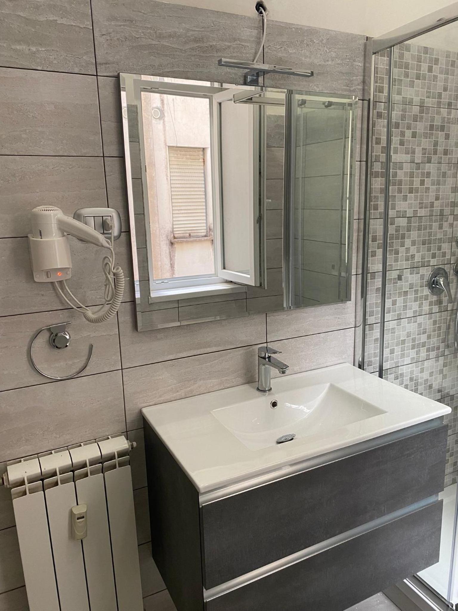 One-Bedroom Apartment - Photo 4