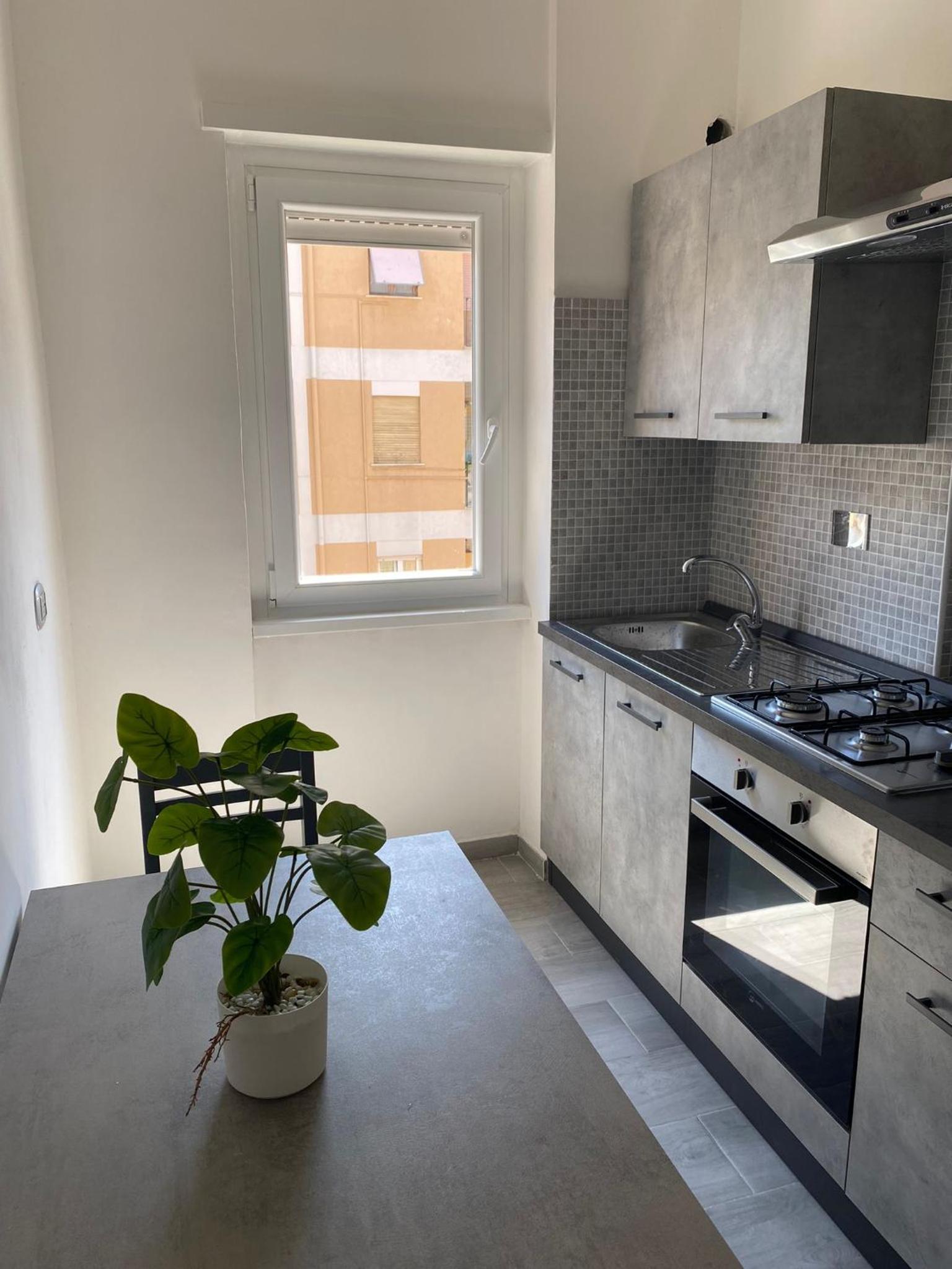 One-Bedroom Apartment - Photo 2