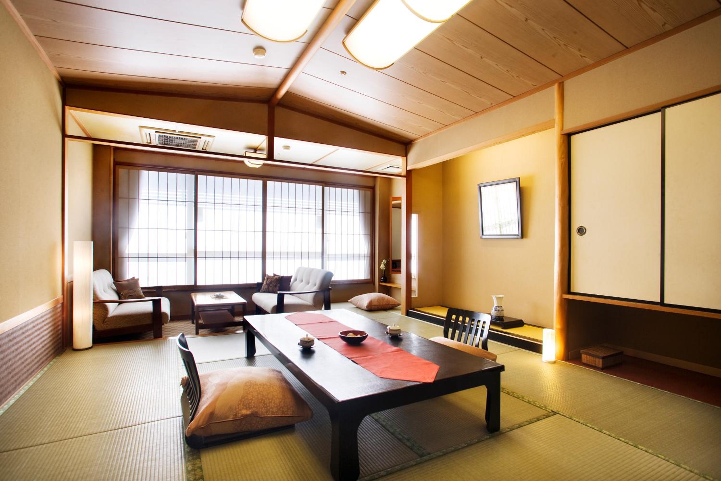  Standard Japanese-Style Room - Photo 3