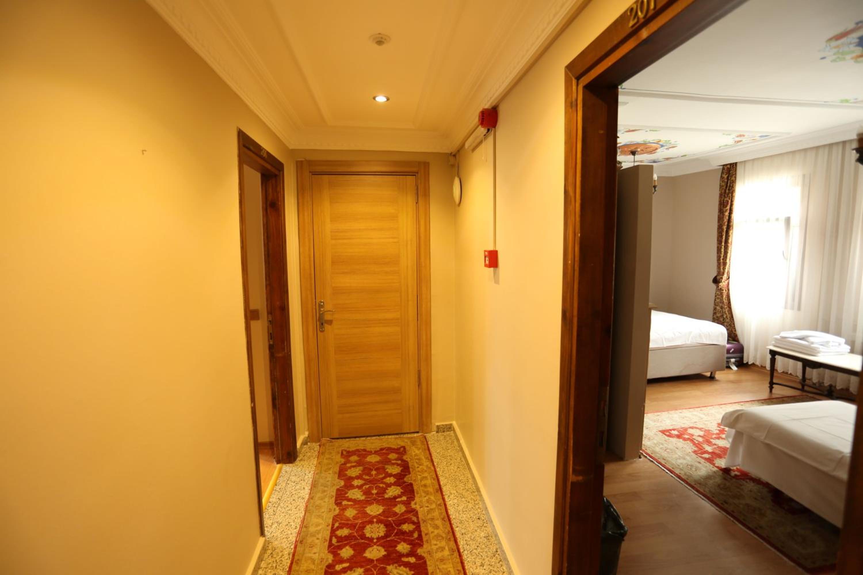 Three-Bedroom Family Suite photo 1
