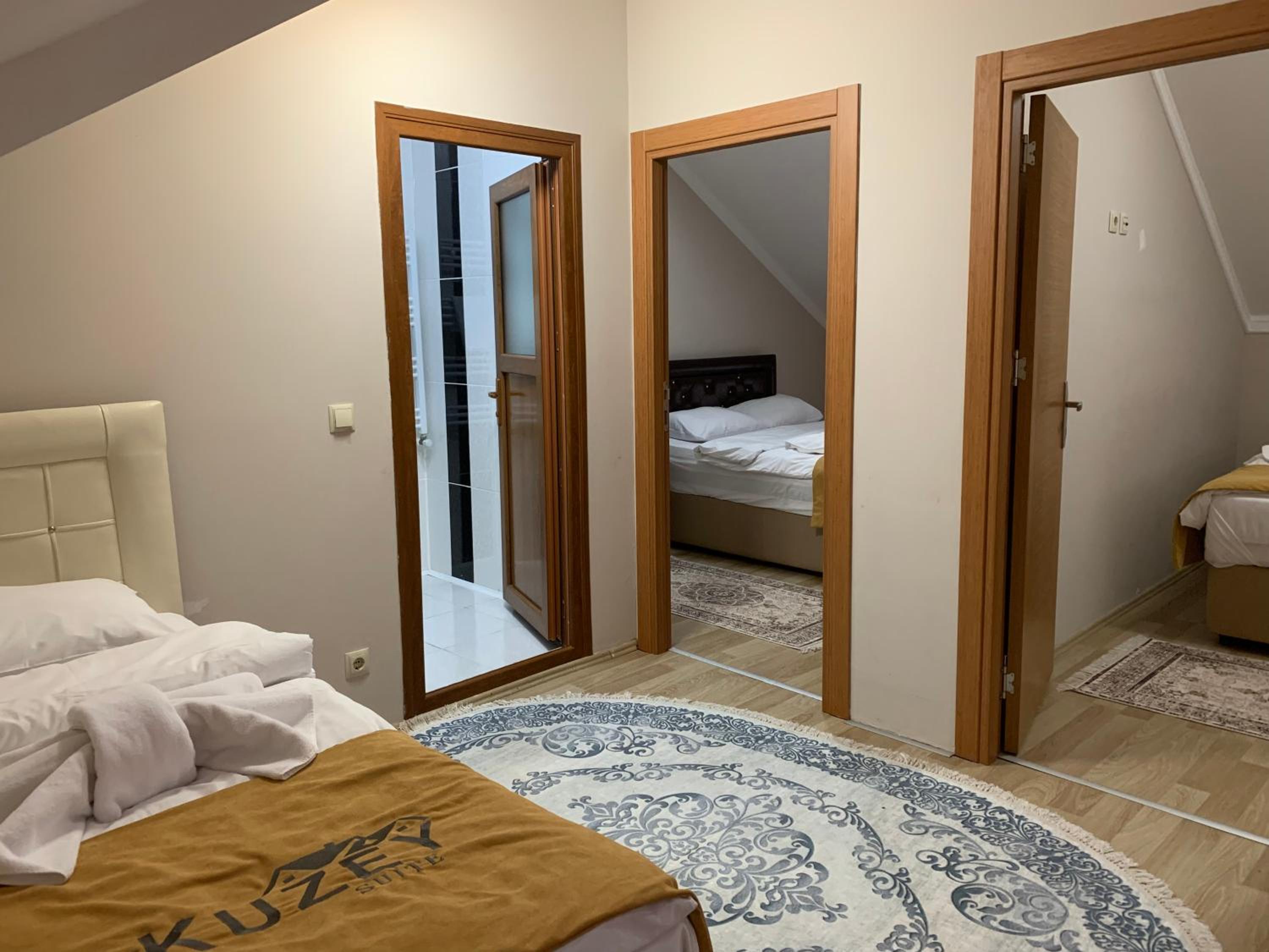 Duplex Apartment with Balcony - Photo 19