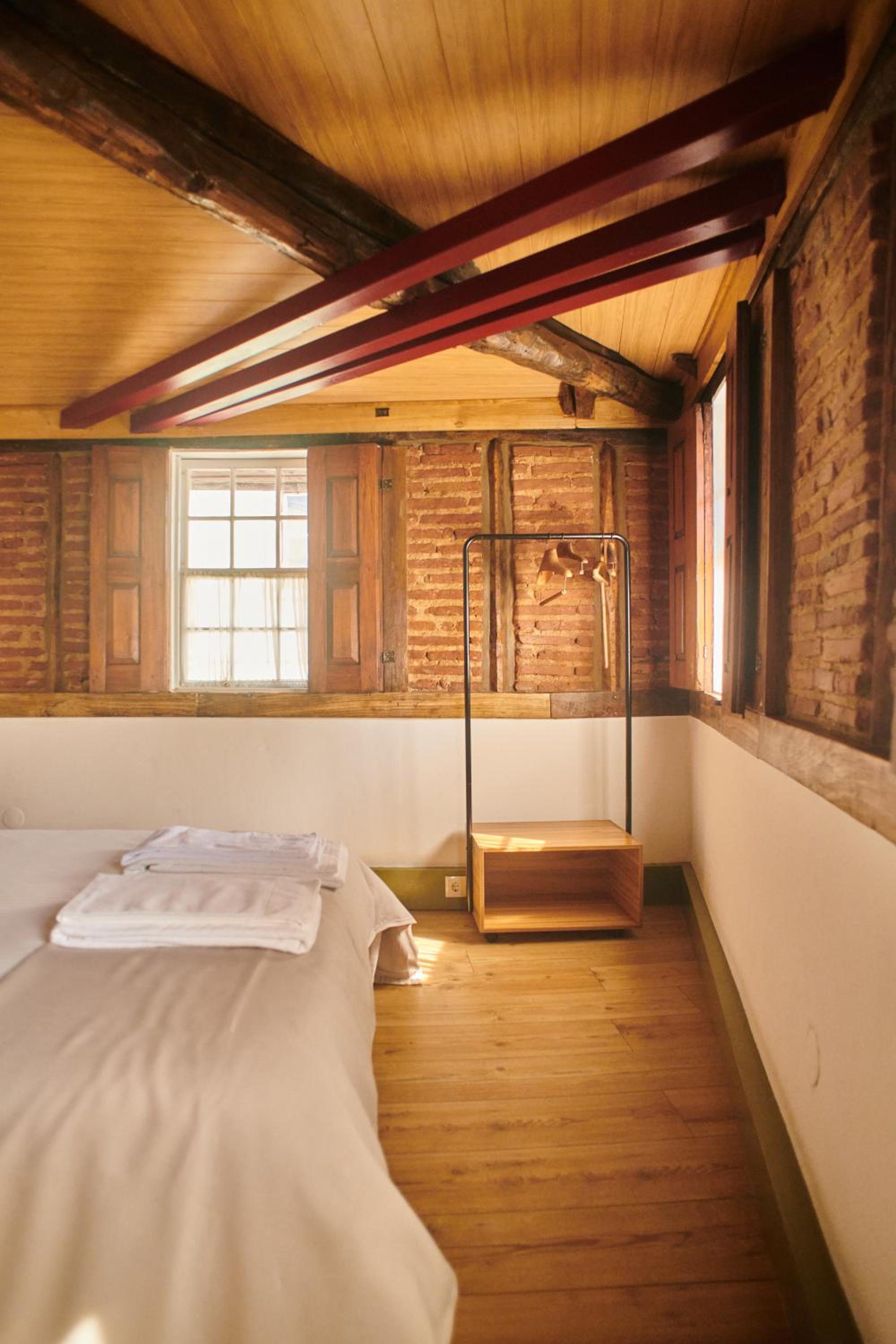 Double Room with Private Bathroom - Photo 5