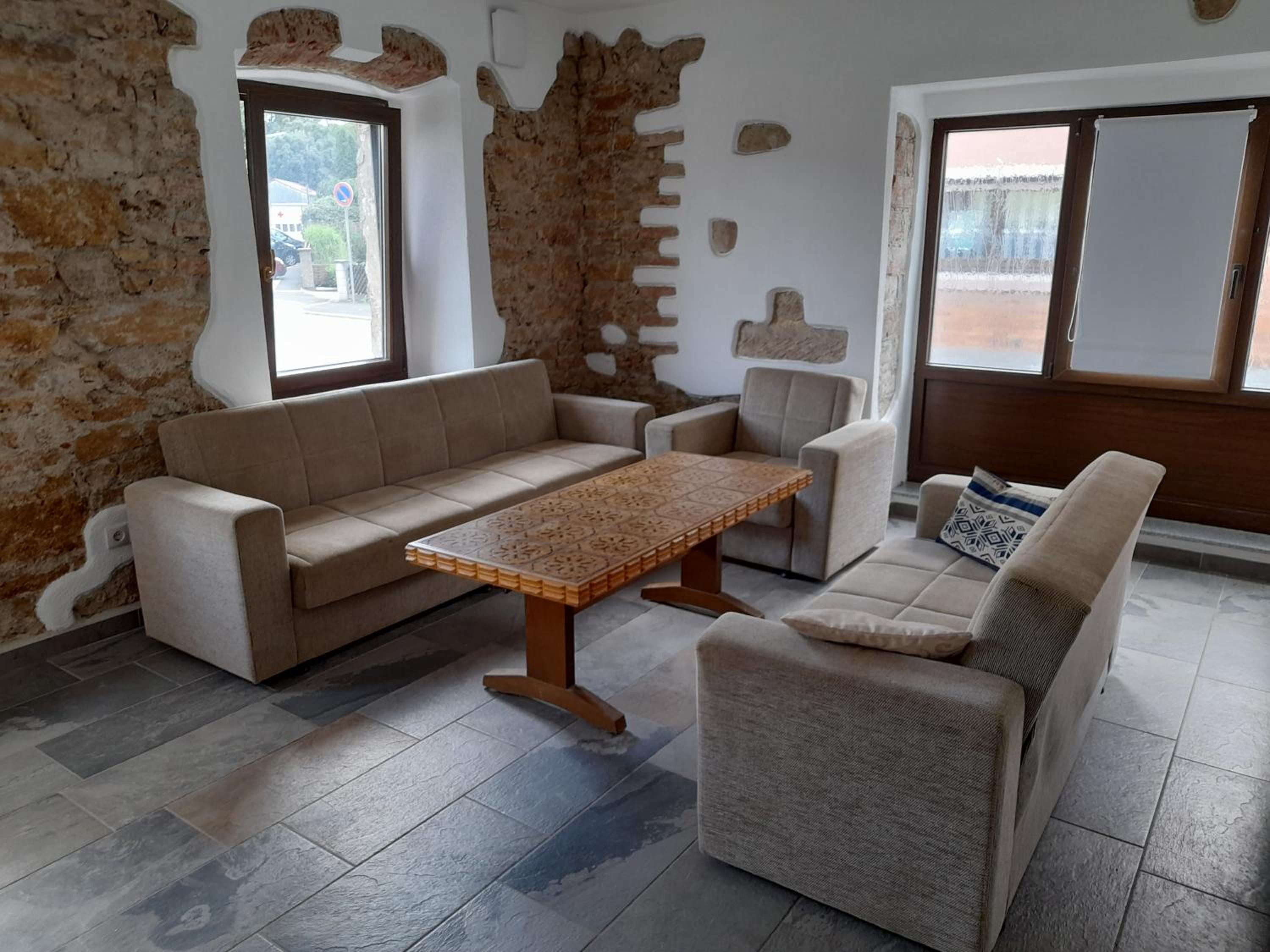 Two-Bedroom Apartment - Photo 7