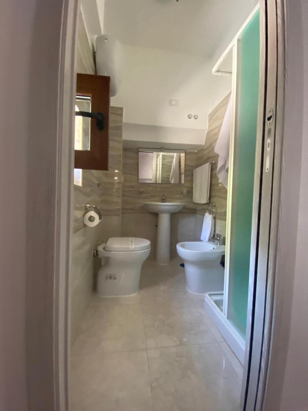 Quadruple Room With Private Bathroom photo 3