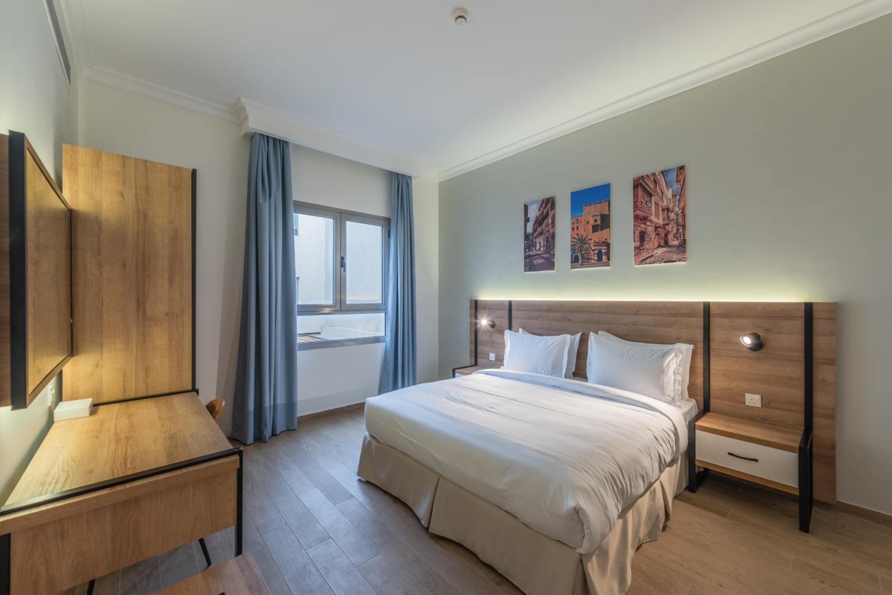 Executive Suite - Photo 3