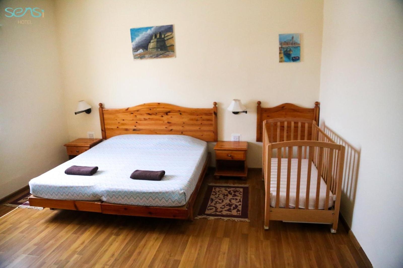 Double or Twin Room with Sea View - Photo 2