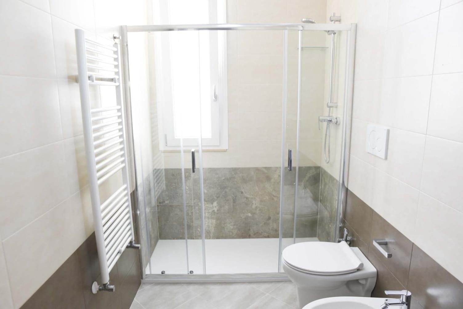 Triple Room with Private Bathroom - Photo 9