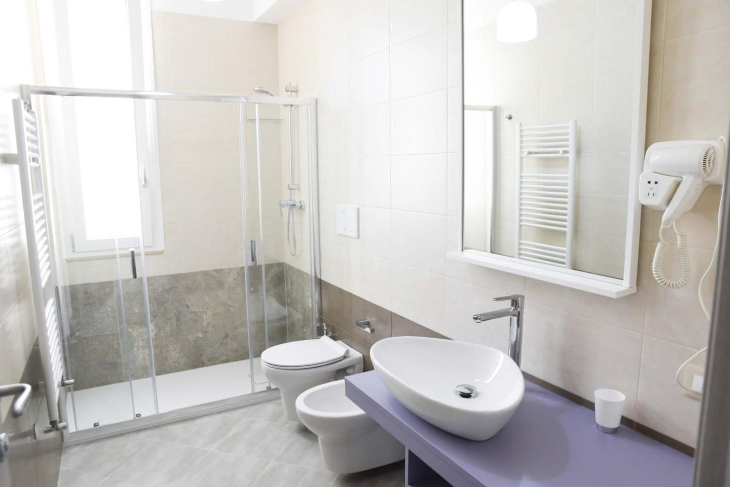 Triple Room with Private Bathroom - Photo 20