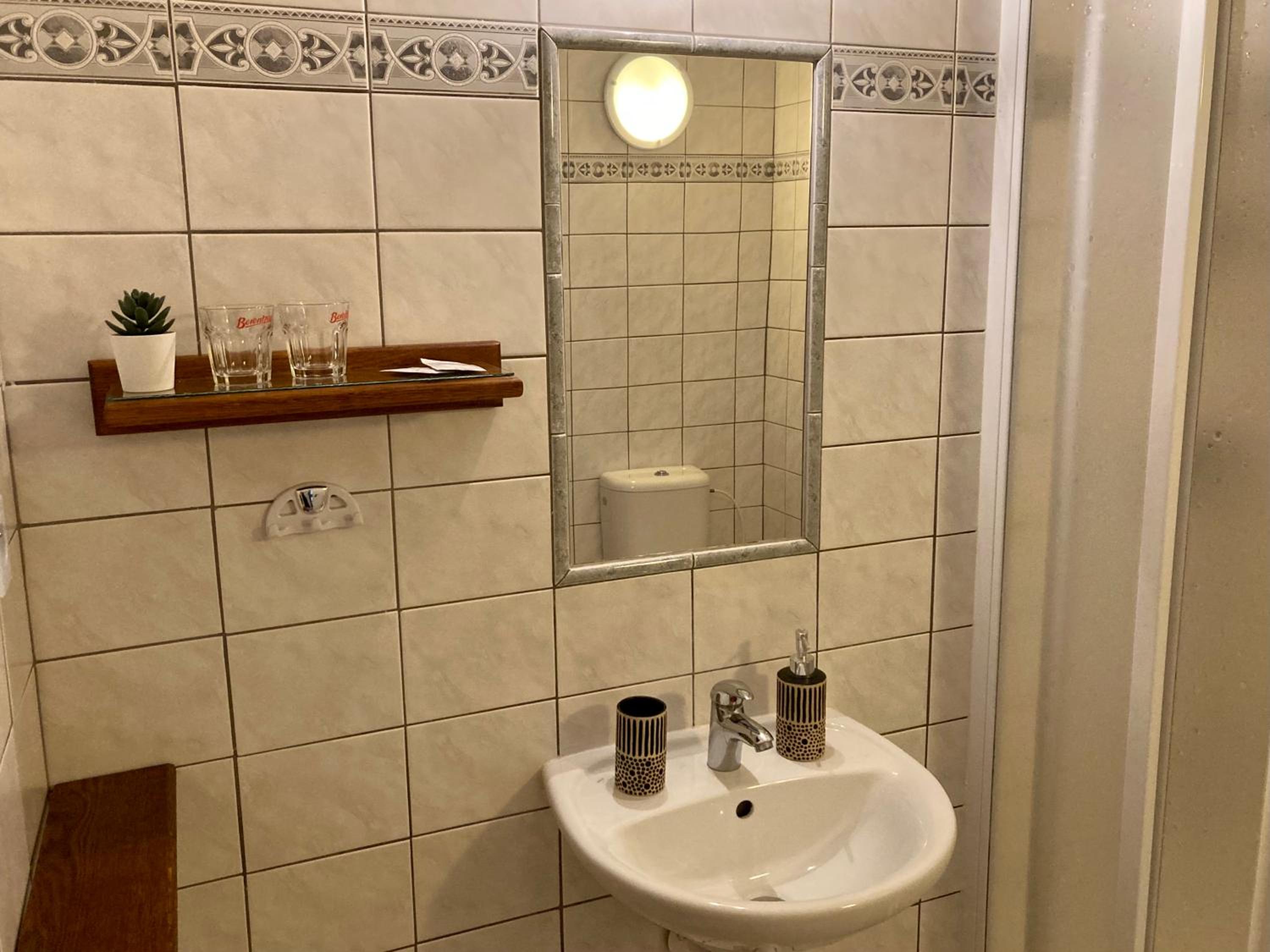 Double Room with Extra Bed photo 2