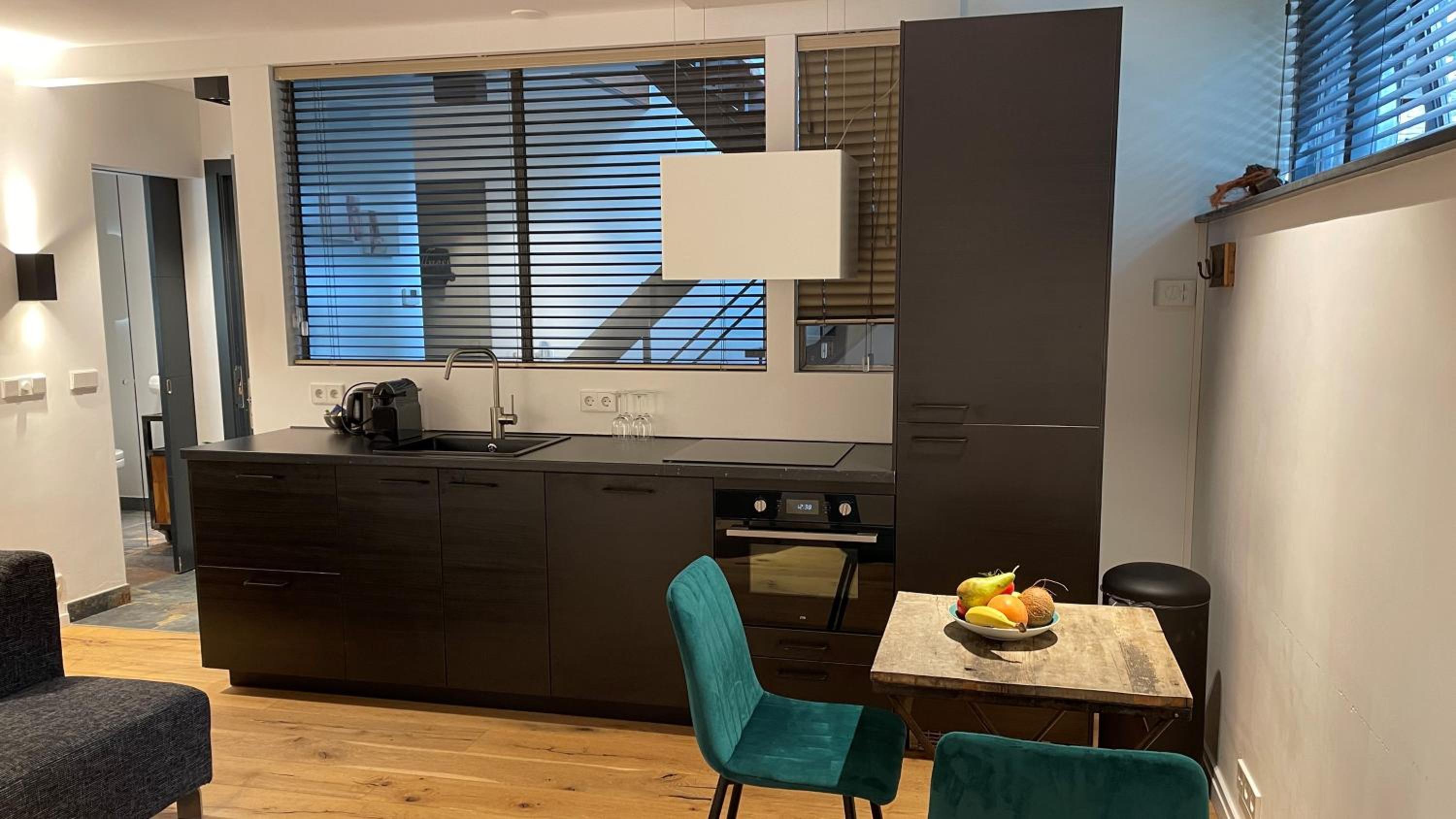 One-Bedroom Apartment - Photo 2