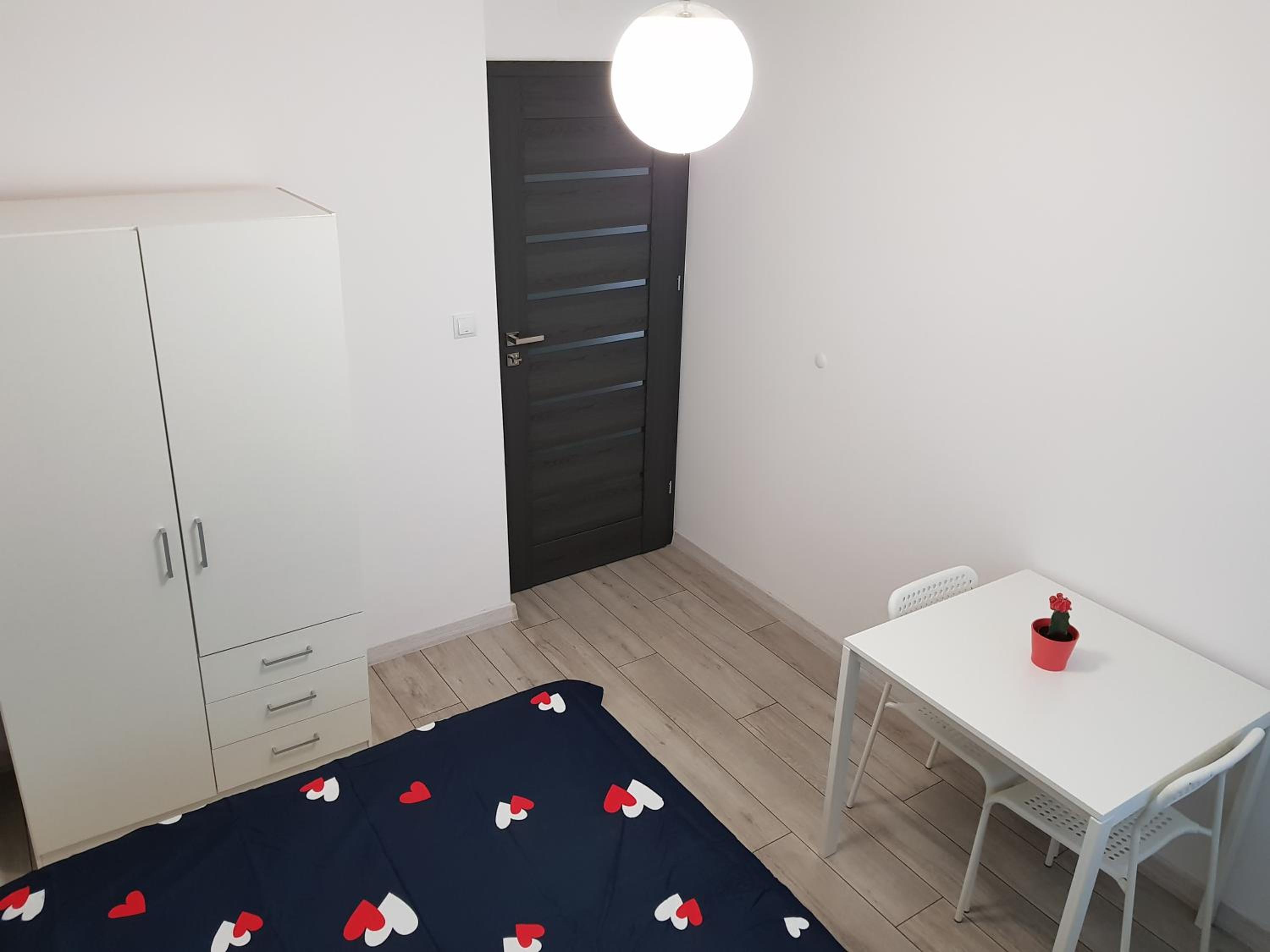 Small Double Room - Photo 5