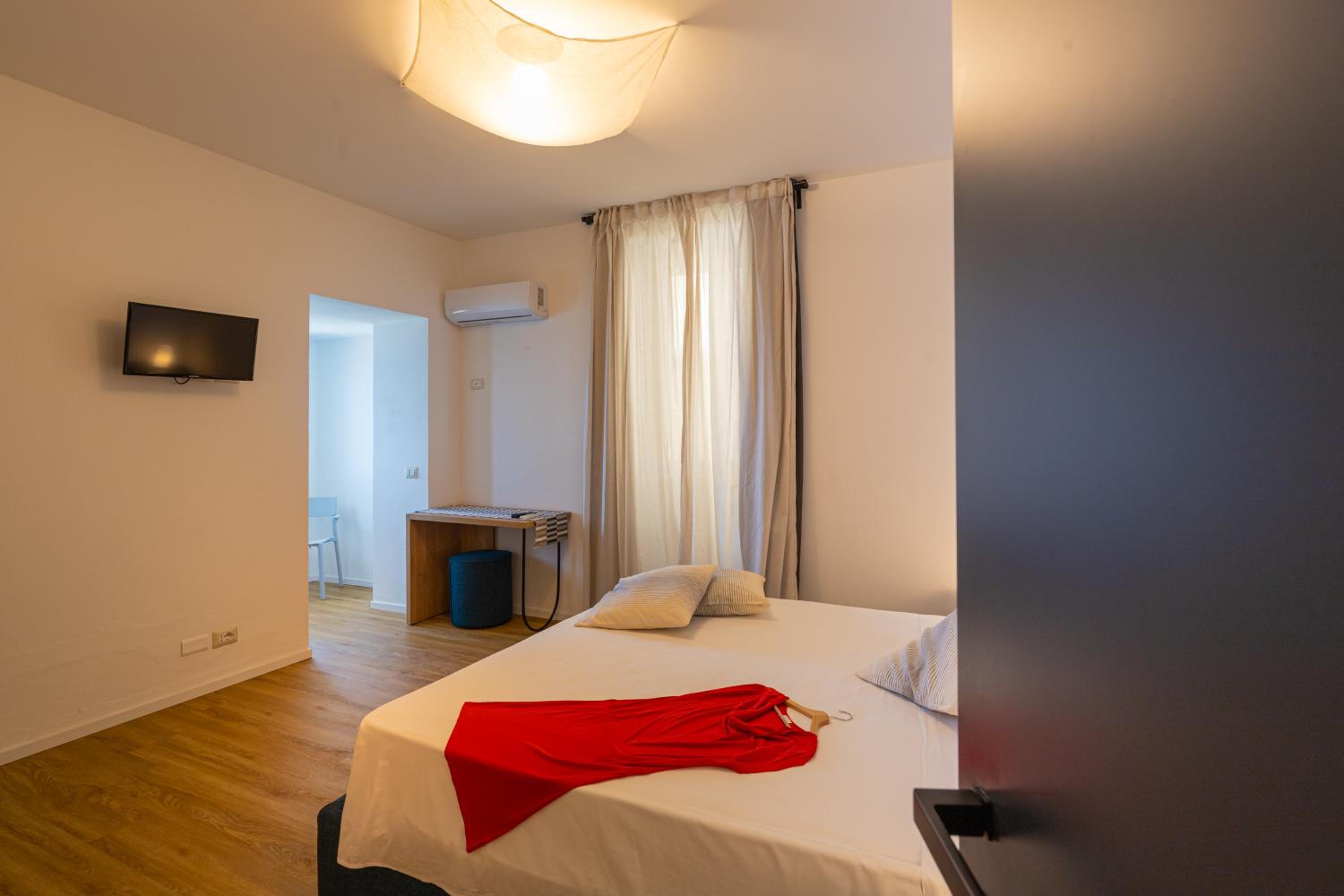 Deluxe Double Room with Sea View - Photo 5