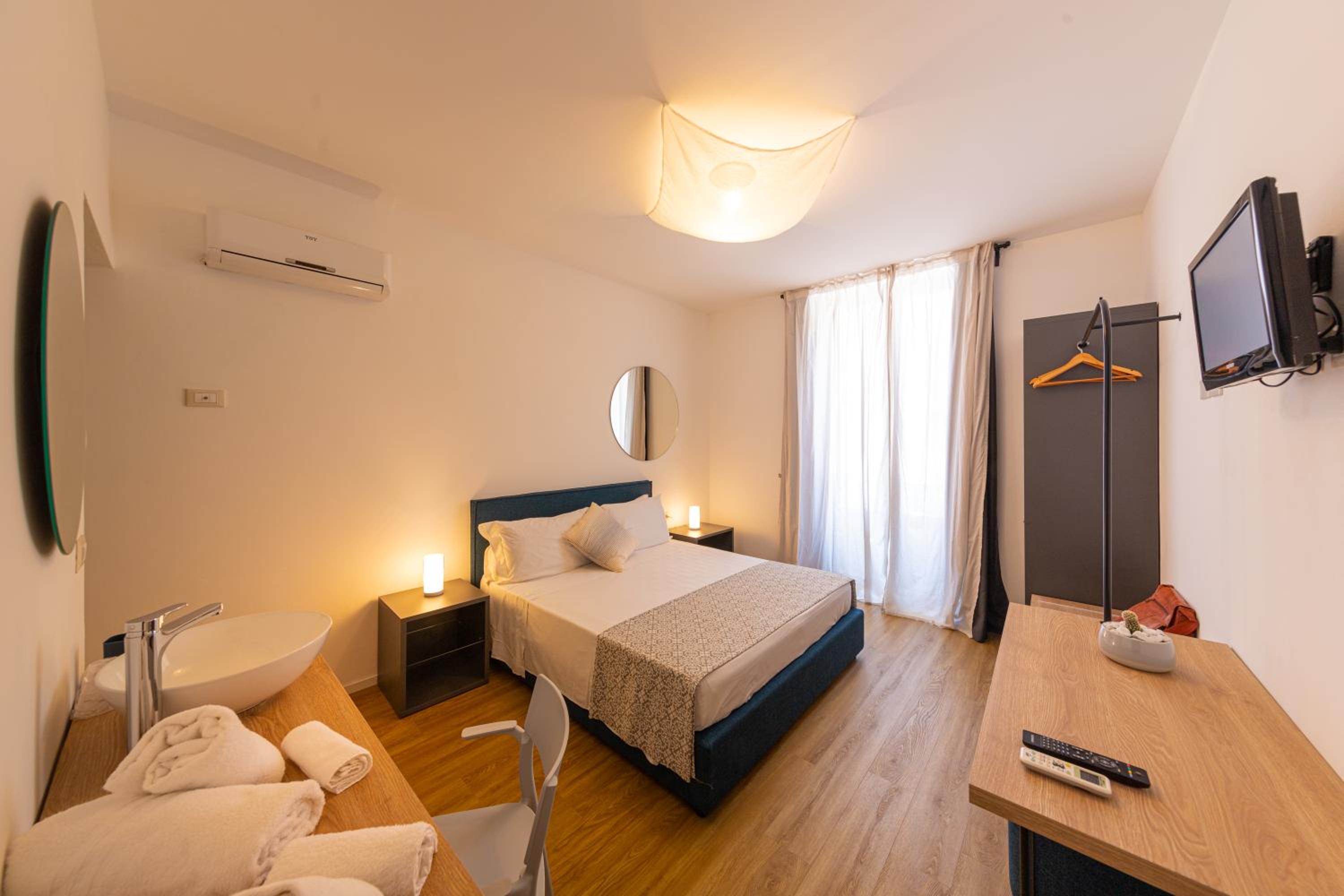 Deluxe Room - Photo 6