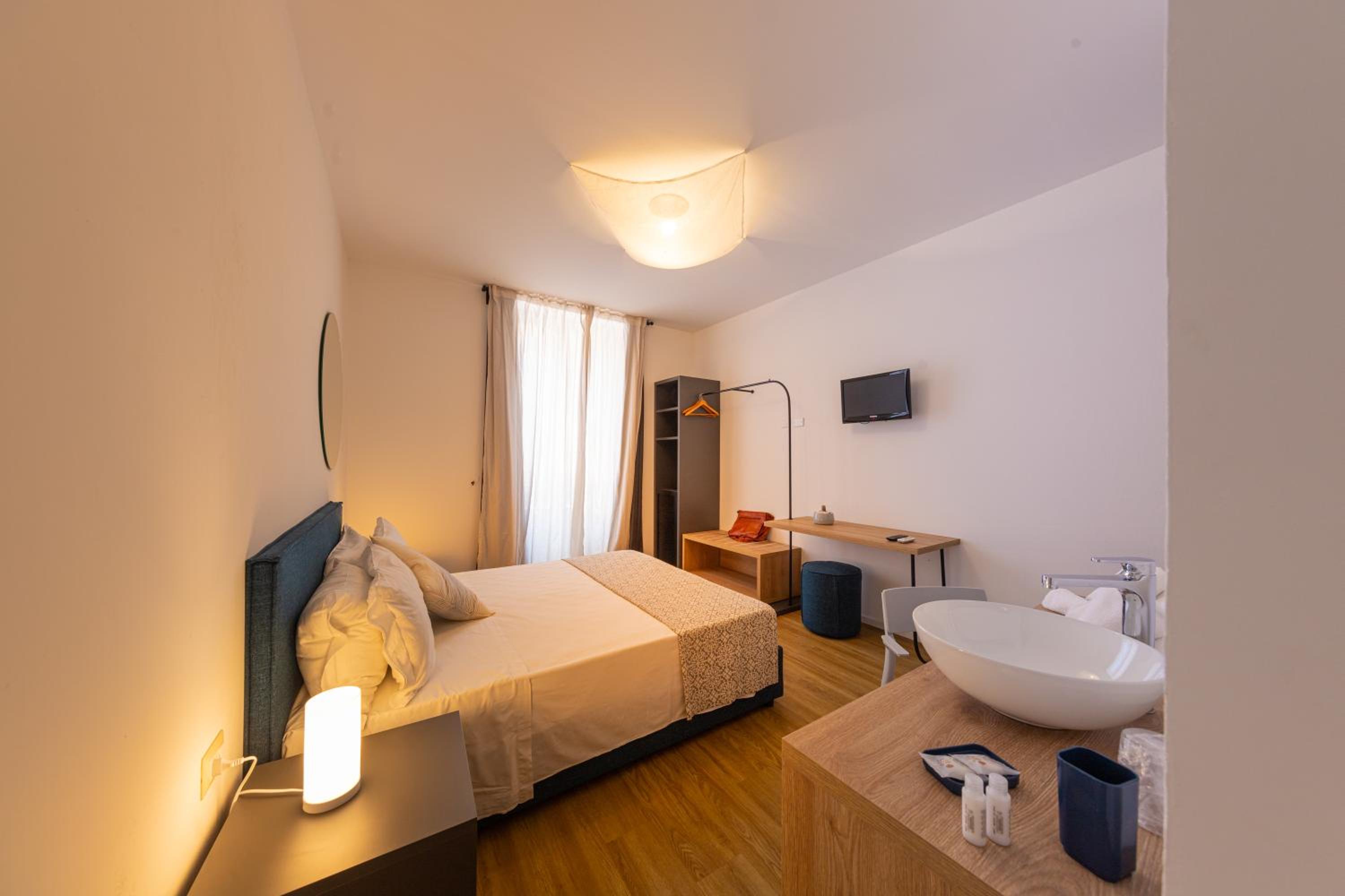 Deluxe Room - Photo 1