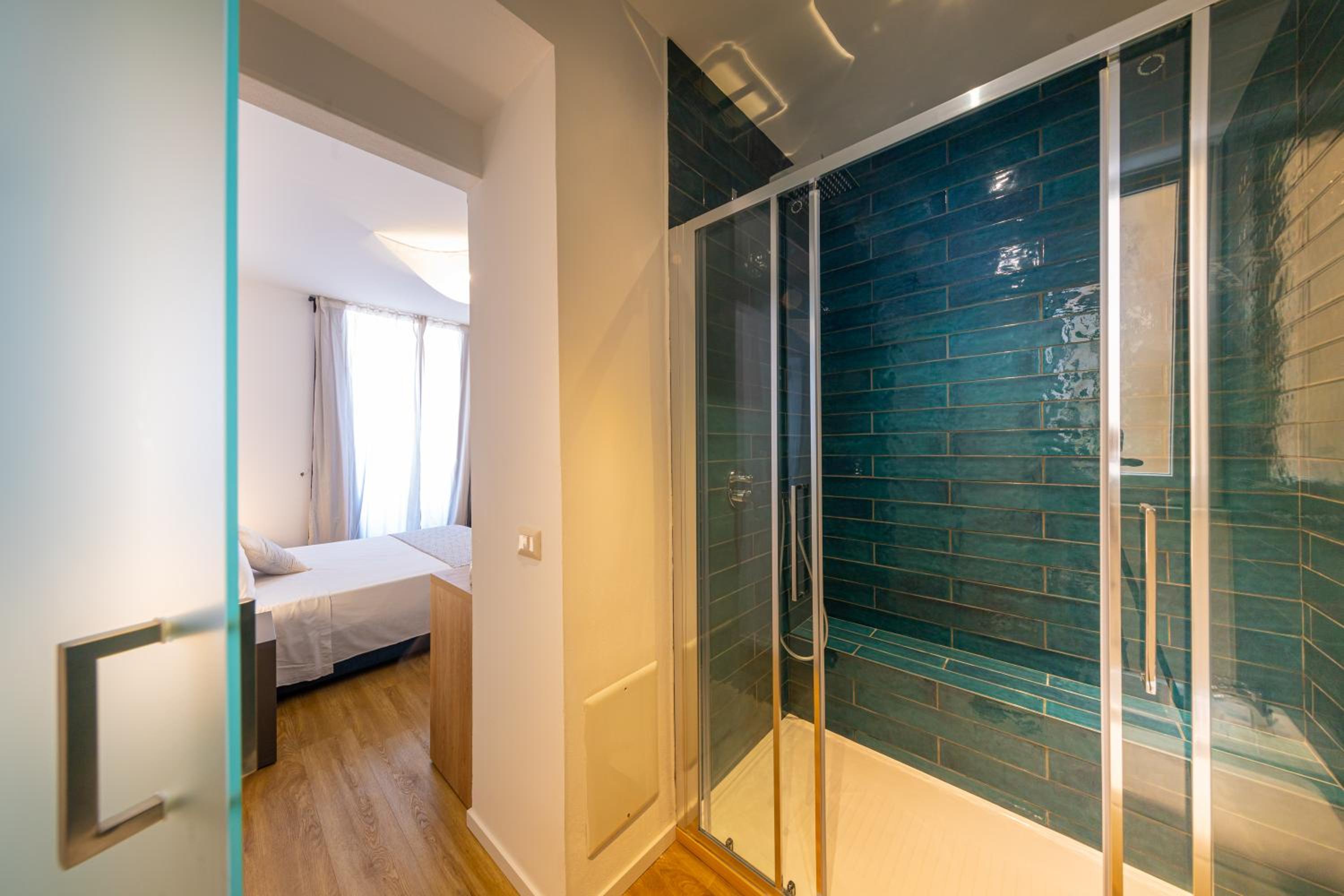 Deluxe Room - Photo 3