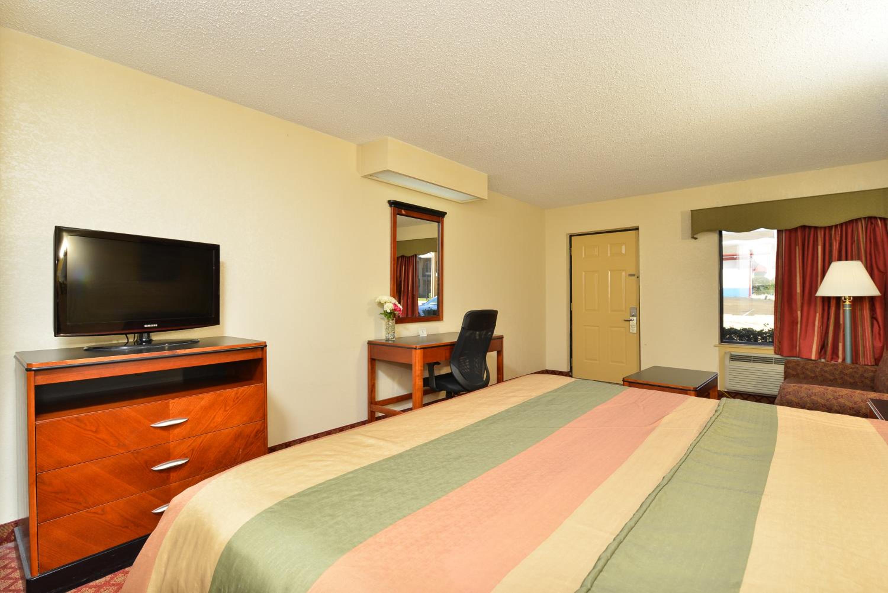 King Room Non-Smoking - Photo 10