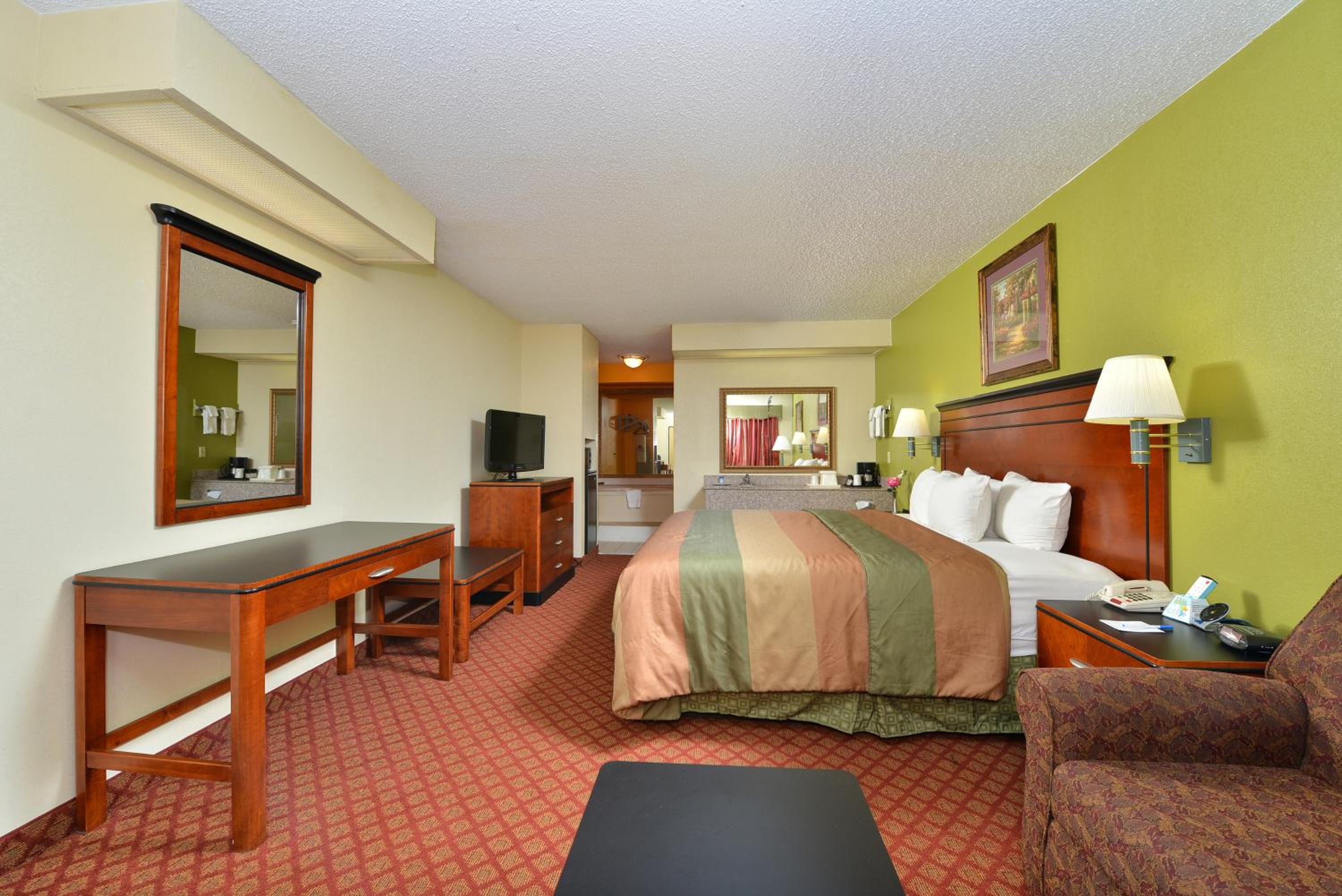 King Room Non-Smoking - Photo 8