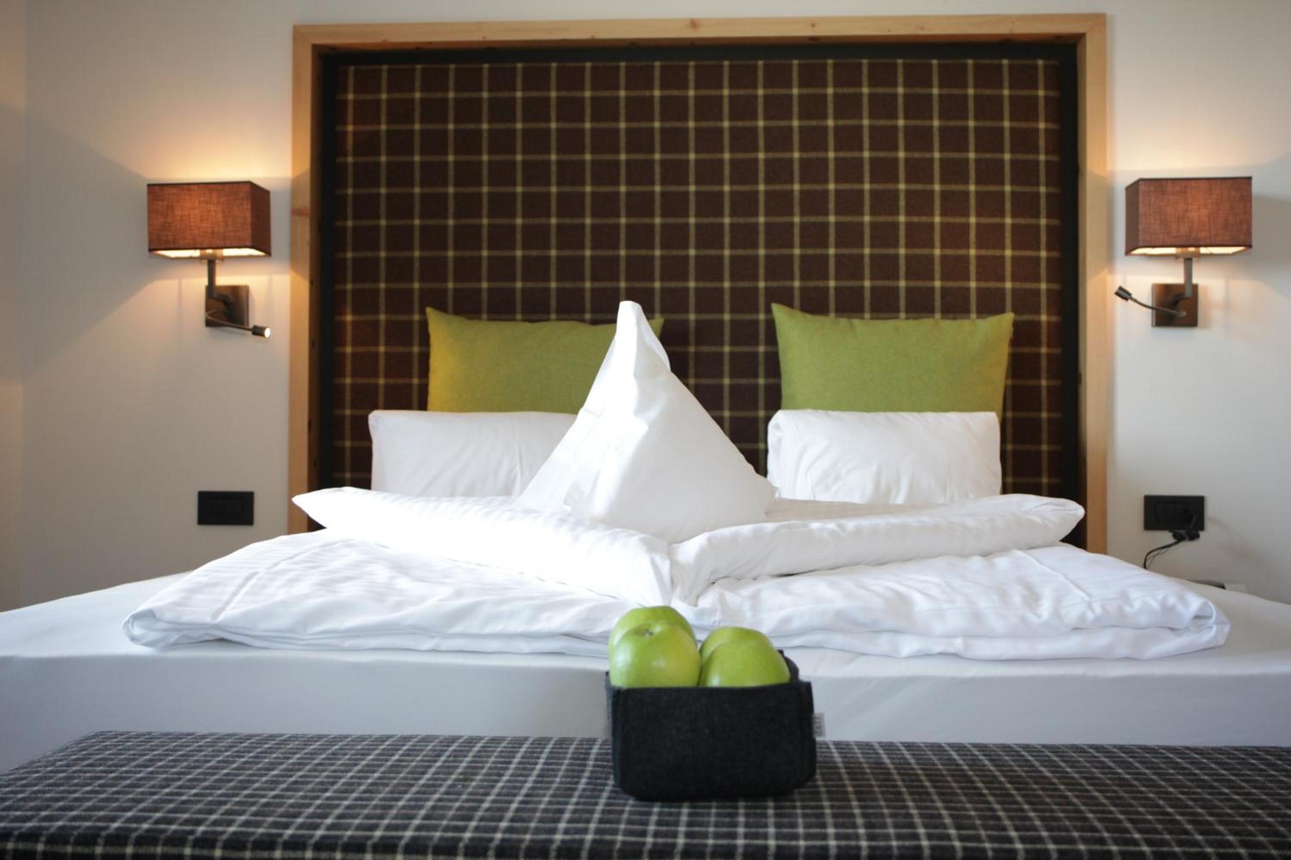 Double Room with Balcony - Photo 3