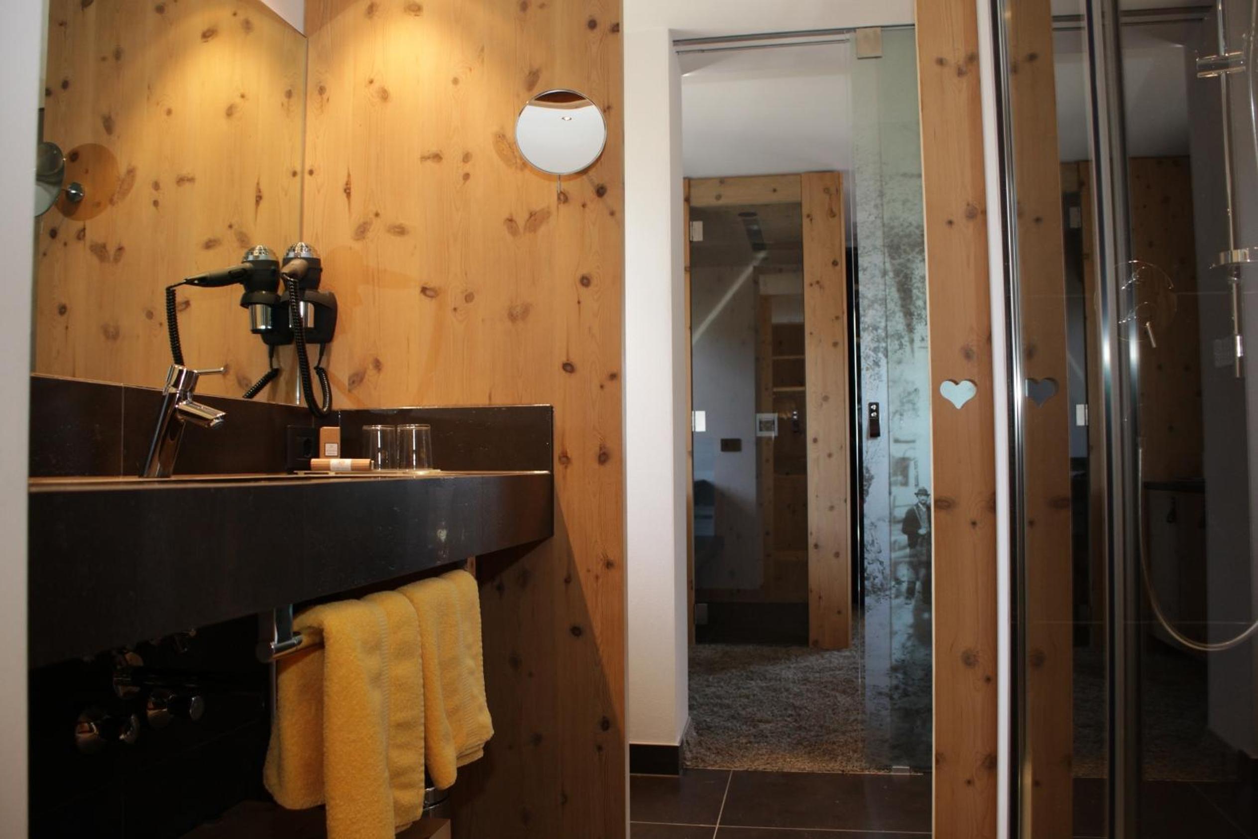 Double Room with Balcony - Photo 5
