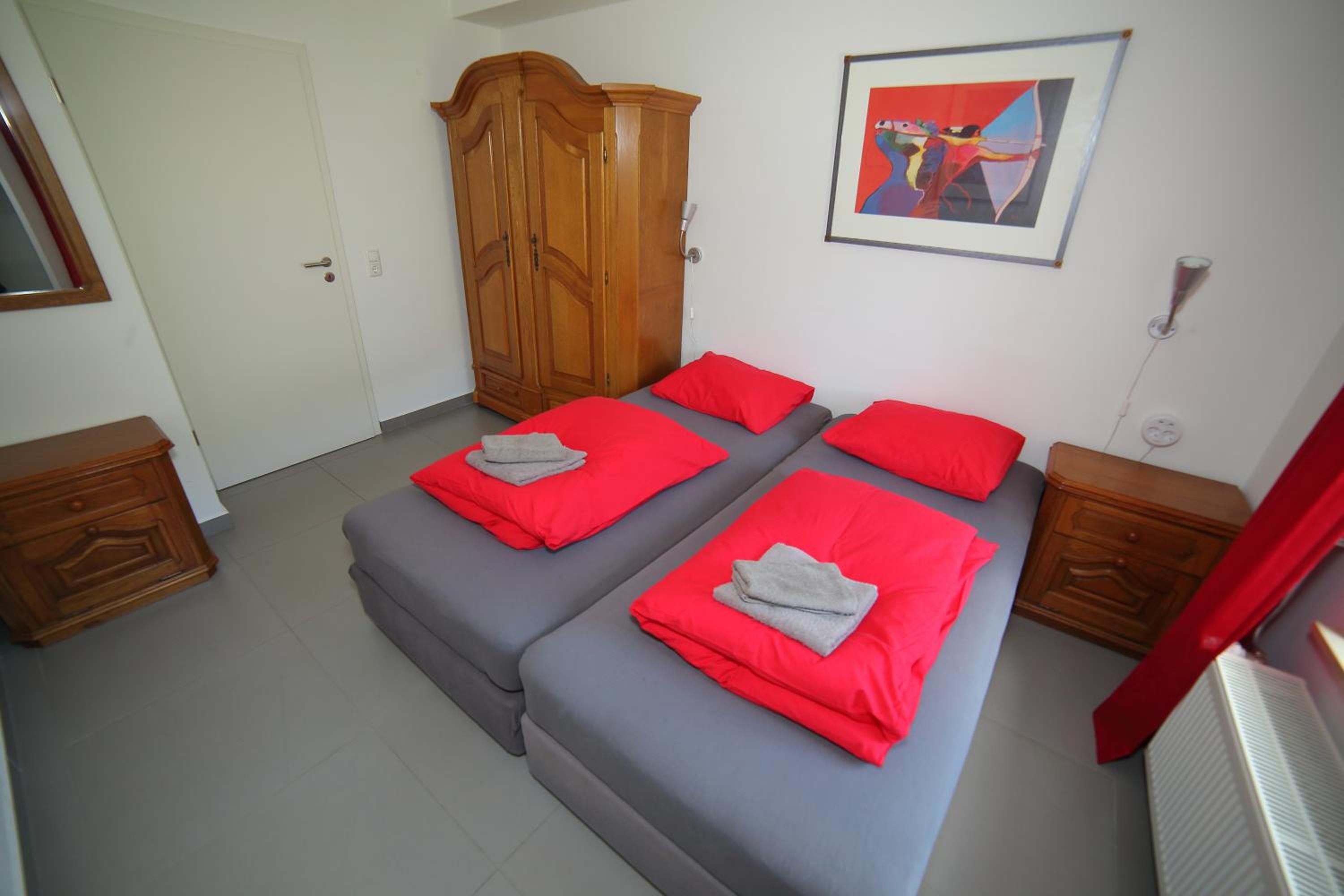 Apartment with Terrace - Photo 15