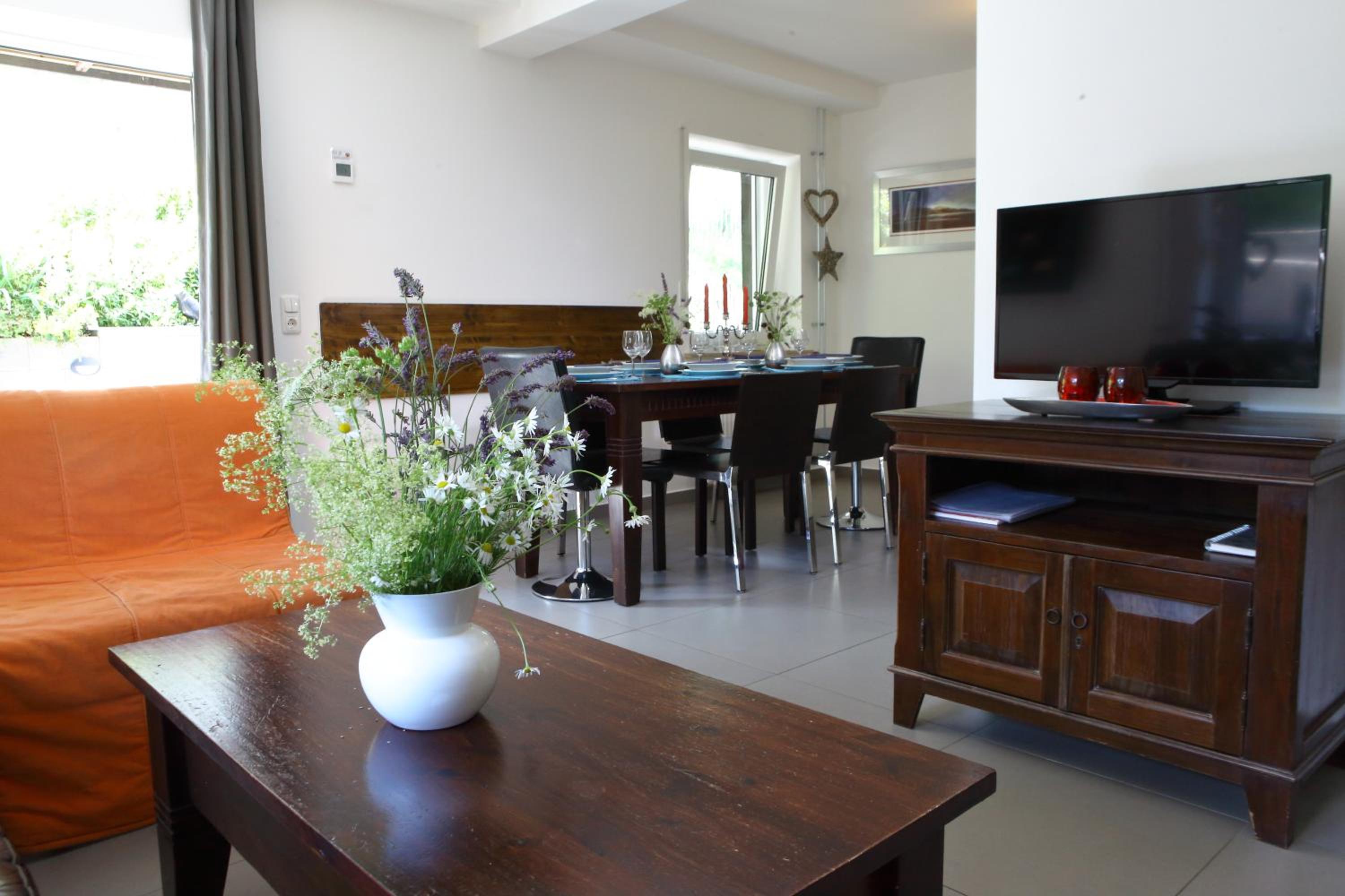Apartment with Terrace - Photo 20
