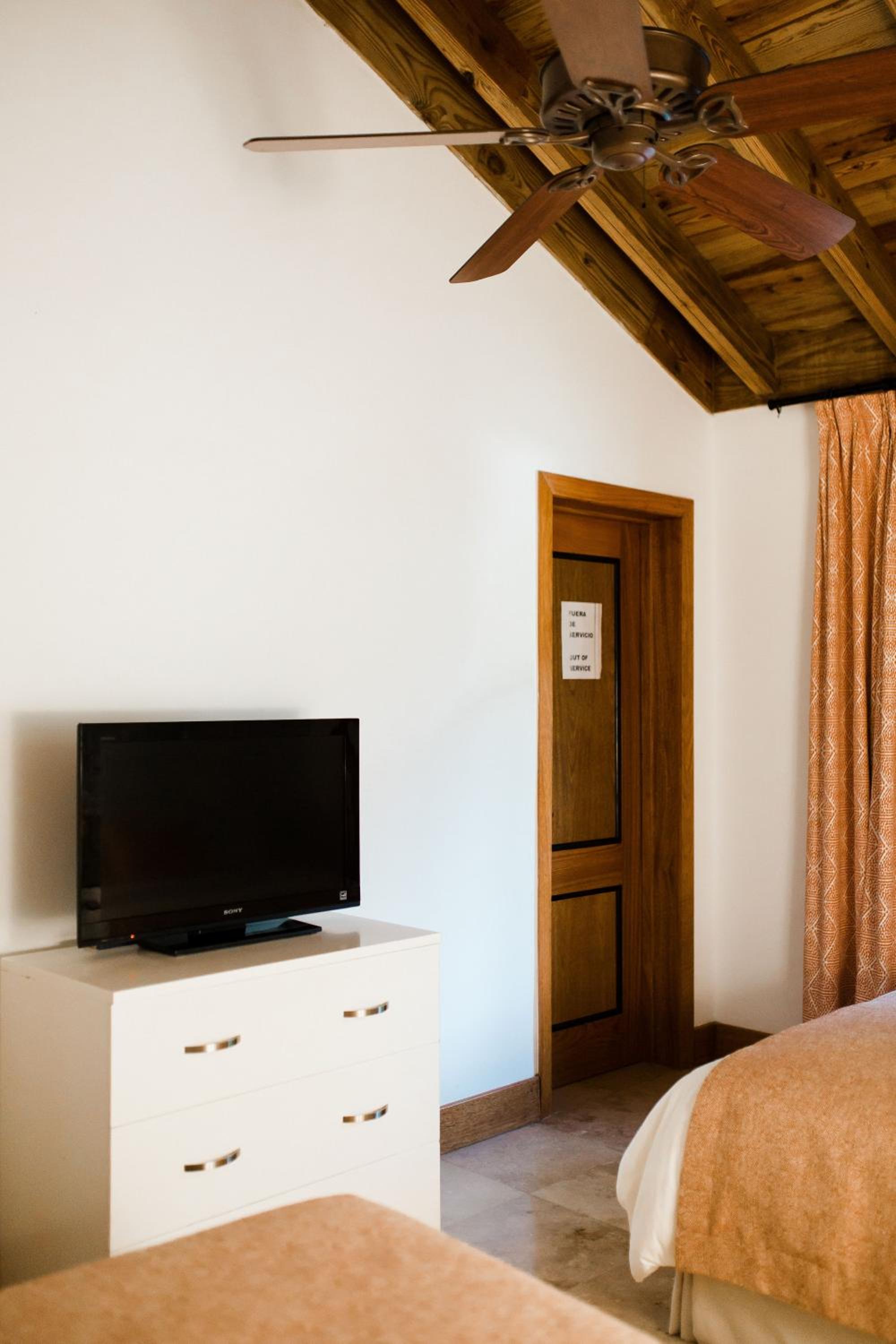 Three-Bedroom Villa photo 2
