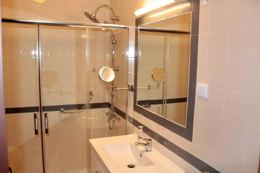 Two-Bedroom House - Photo 5