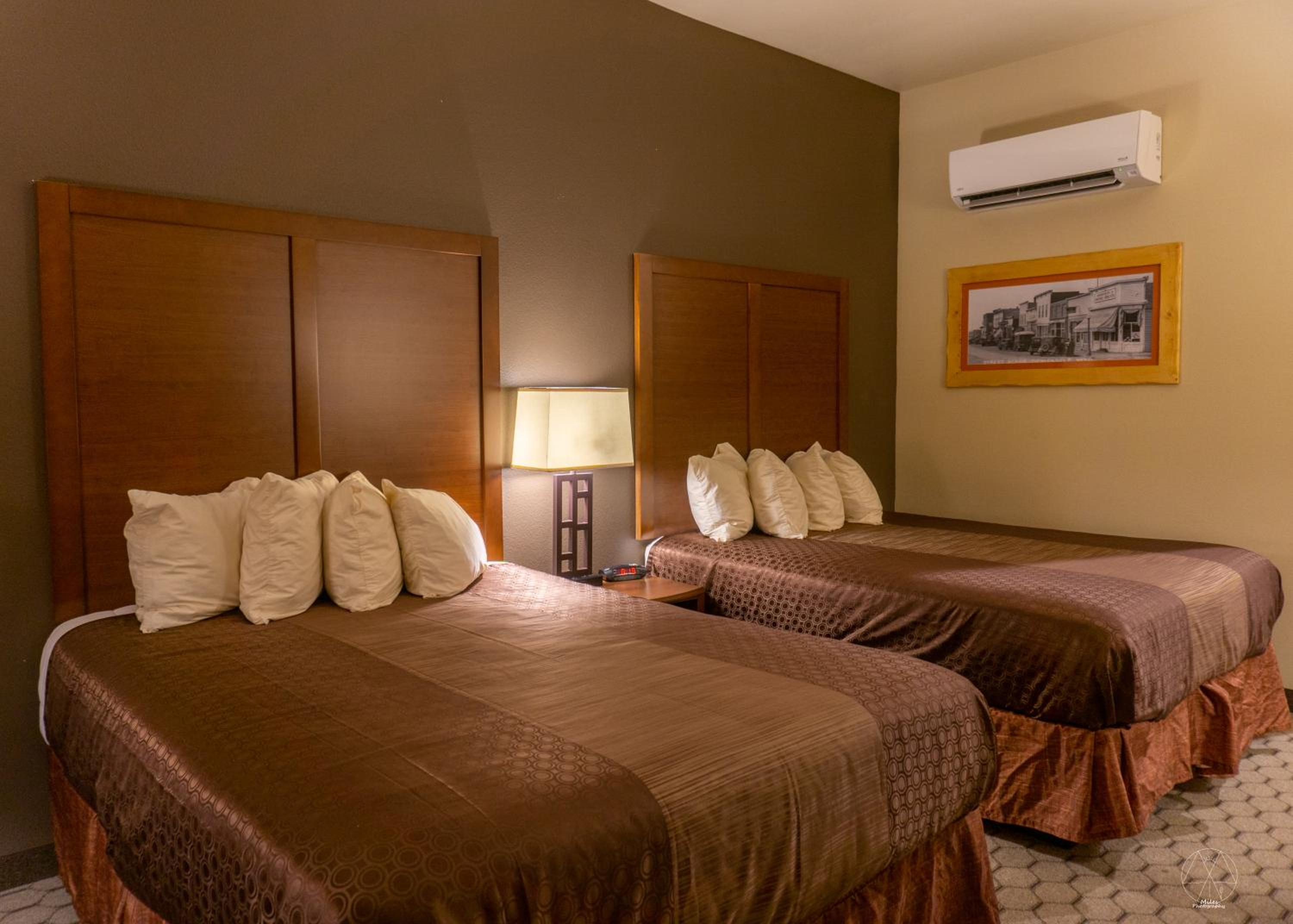 Standard Queen Room