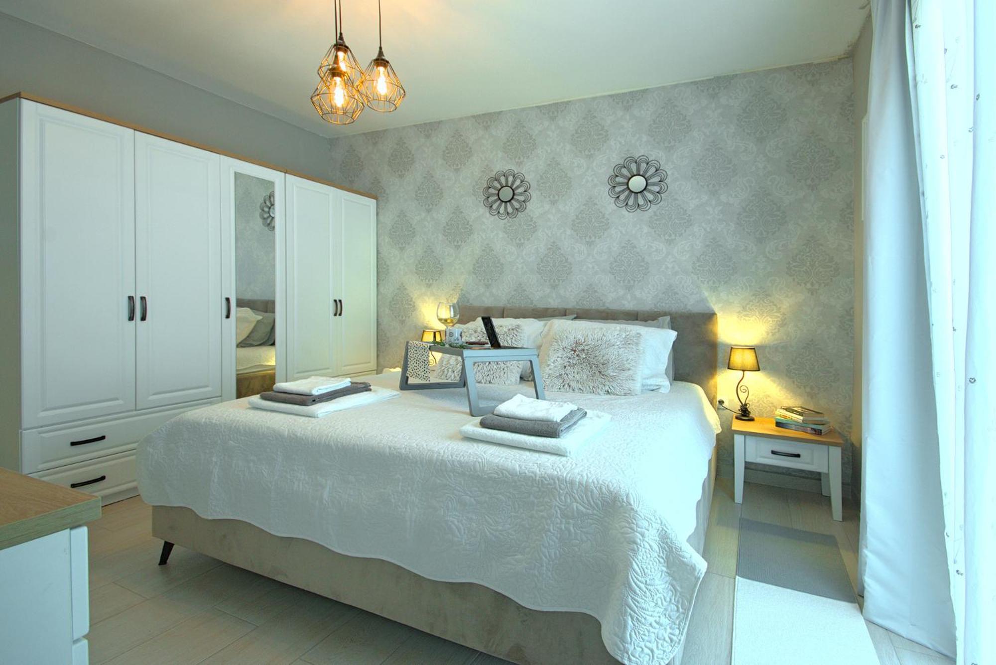 One-Bedroom Apartment - Photo 27