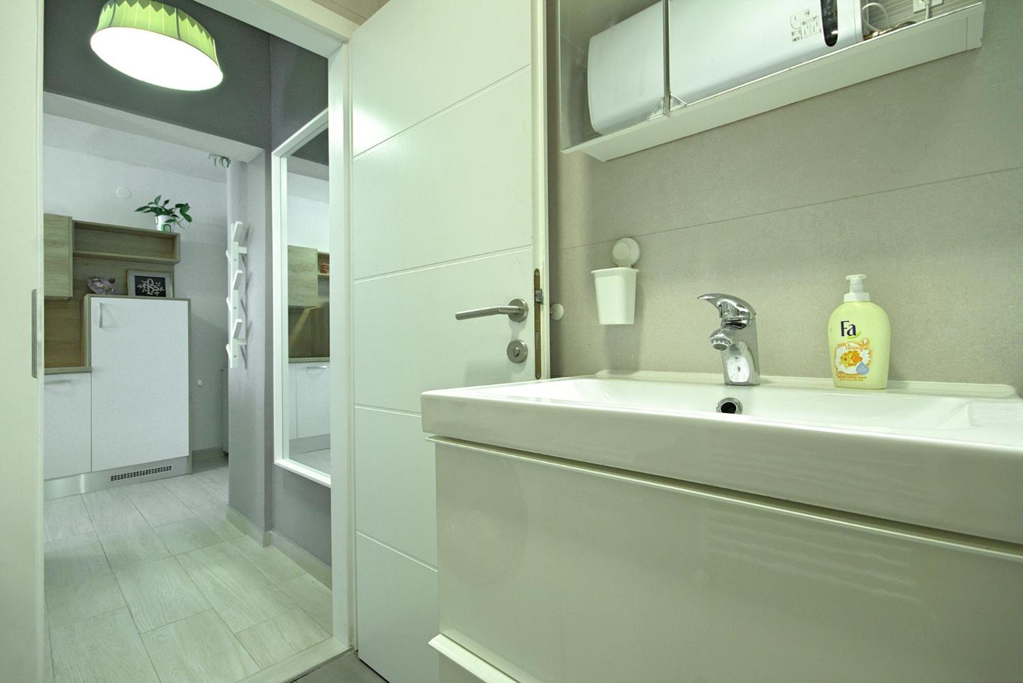 One-Bedroom Apartment - Photo 17