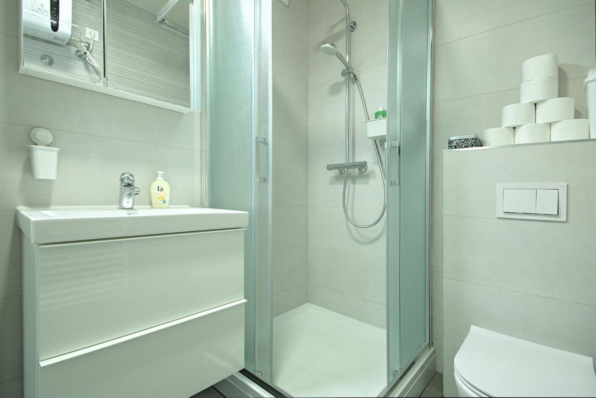 One-Bedroom Apartment - Photo 10
