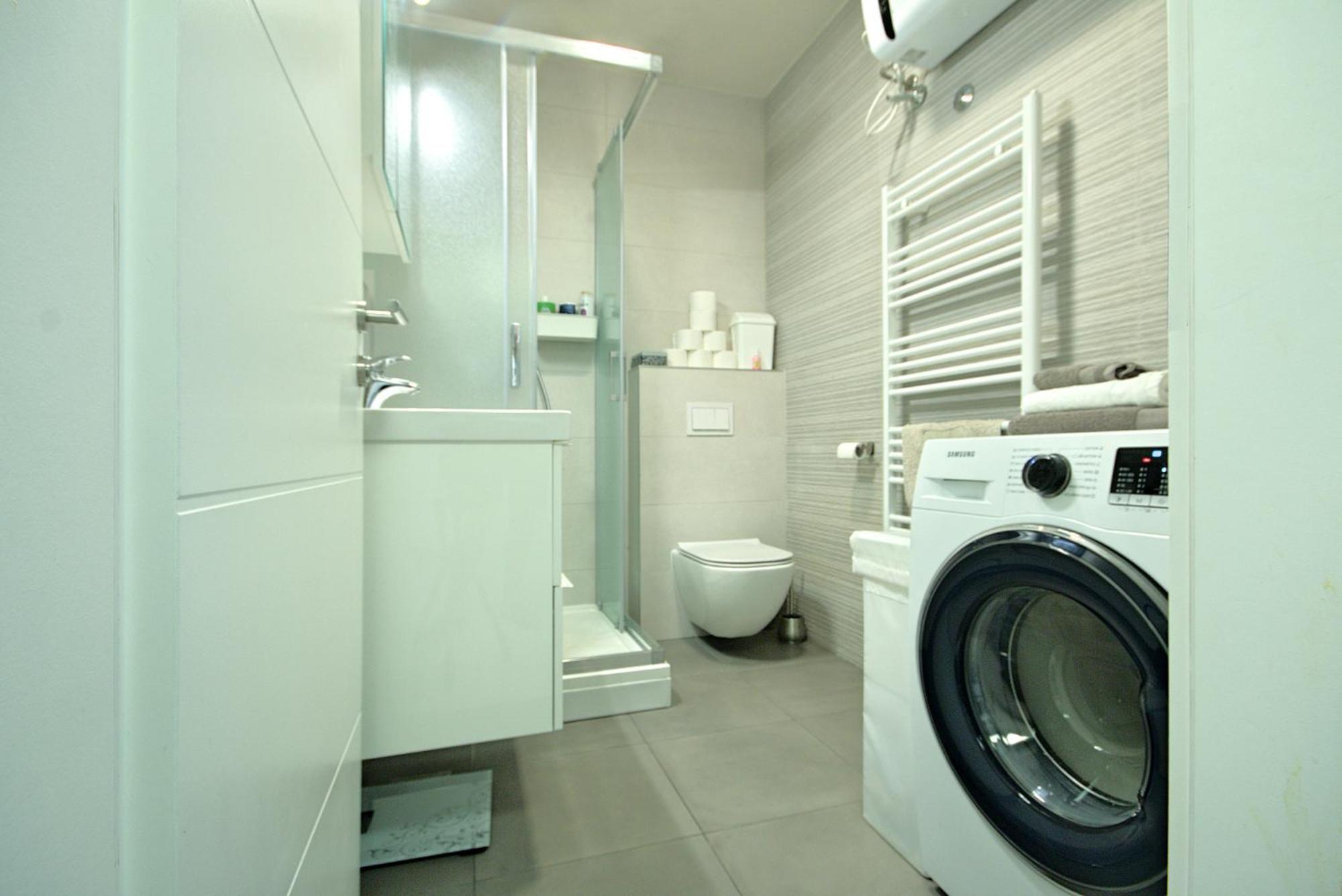One-Bedroom Apartment - Photo 9