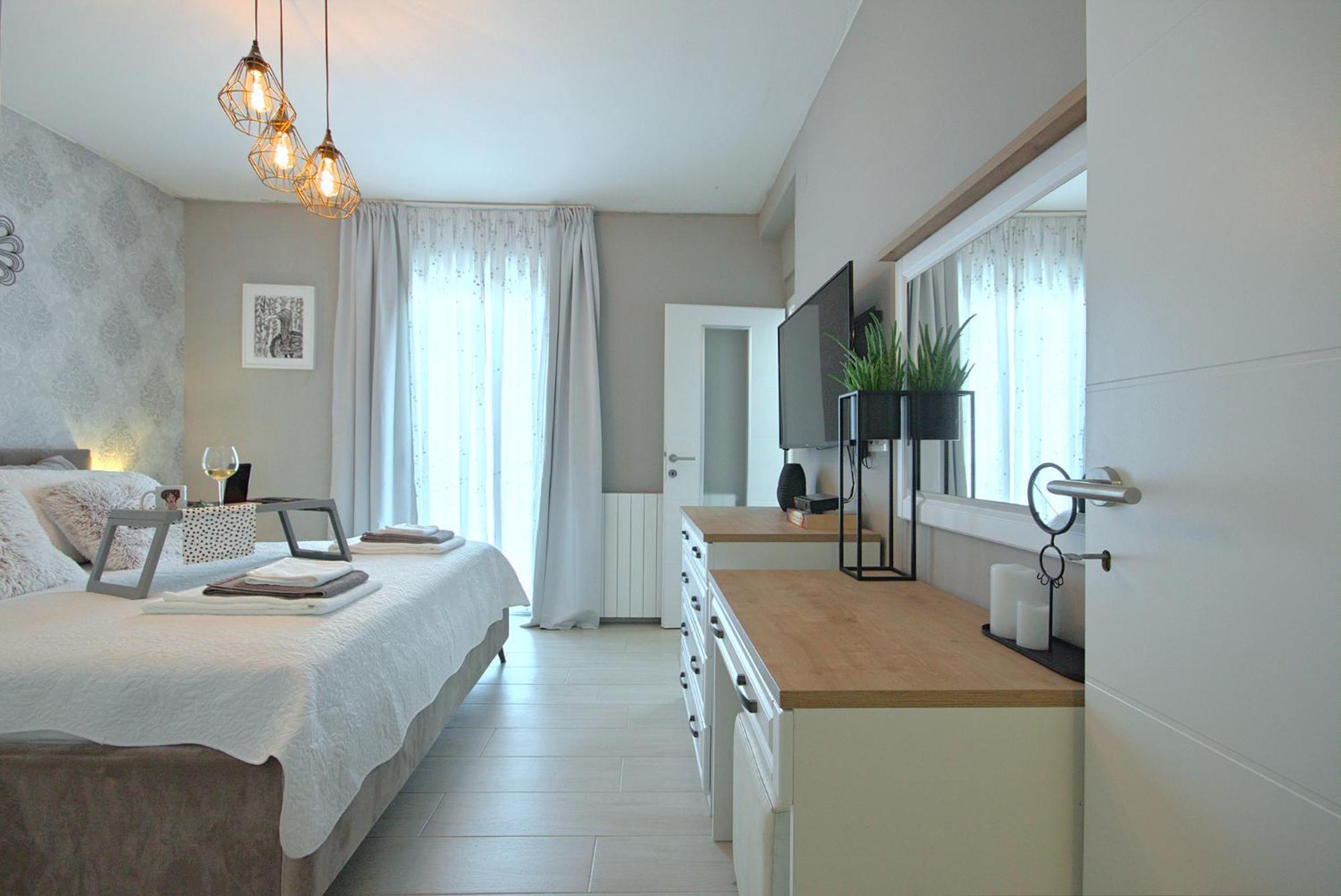 One-Bedroom Apartment - Photo 38