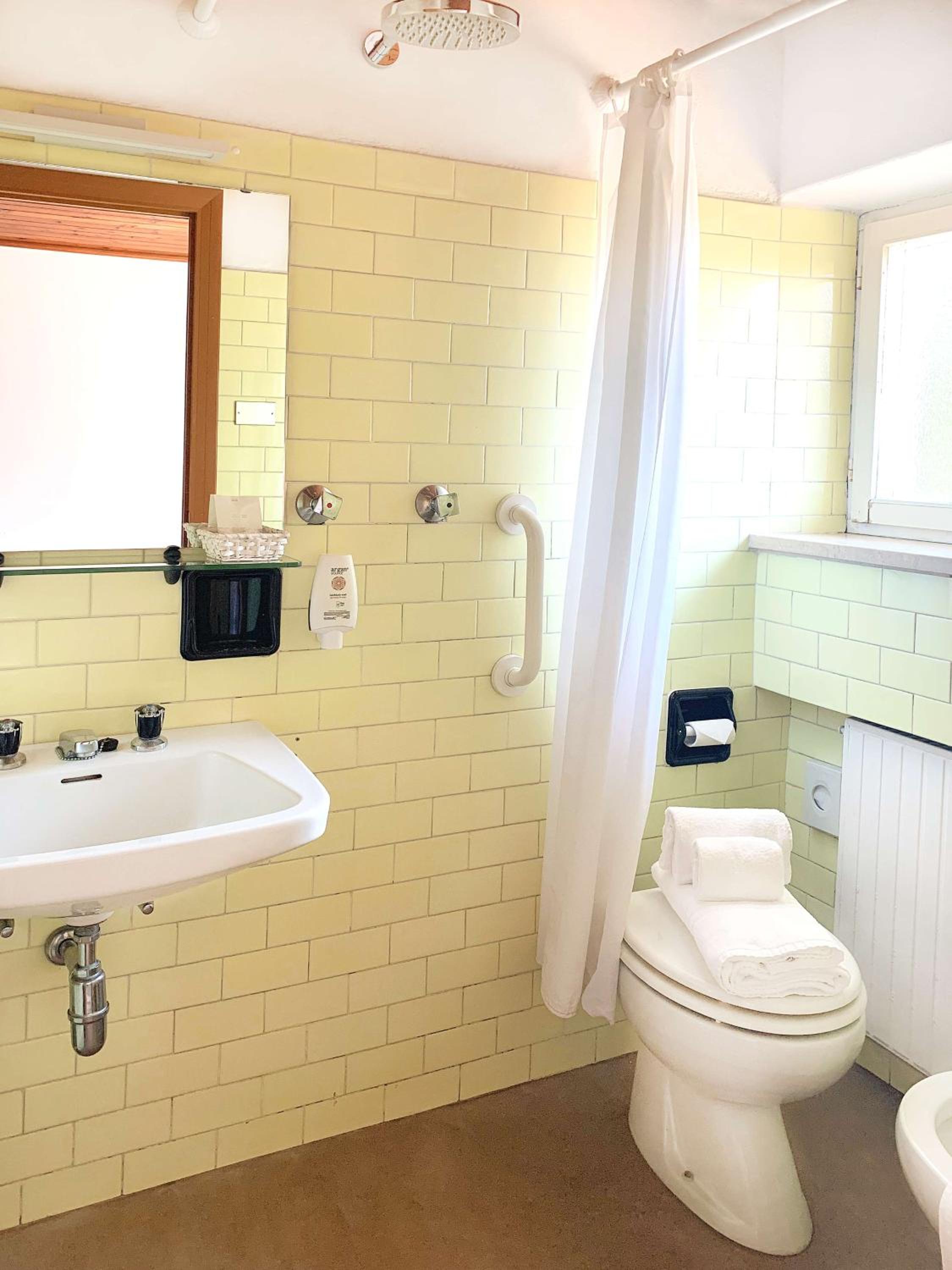 Single Room photo 3