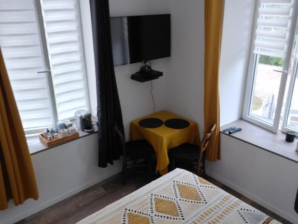 Double Room with Private Bathroom - Photo 4