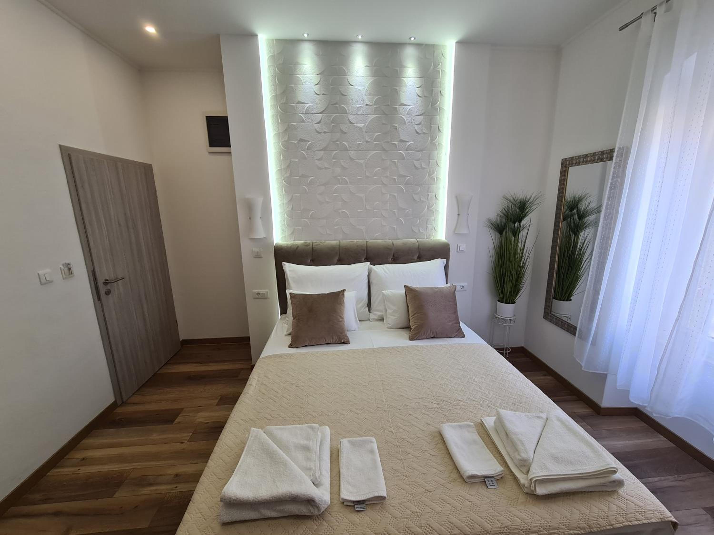 Deluxe King Suite