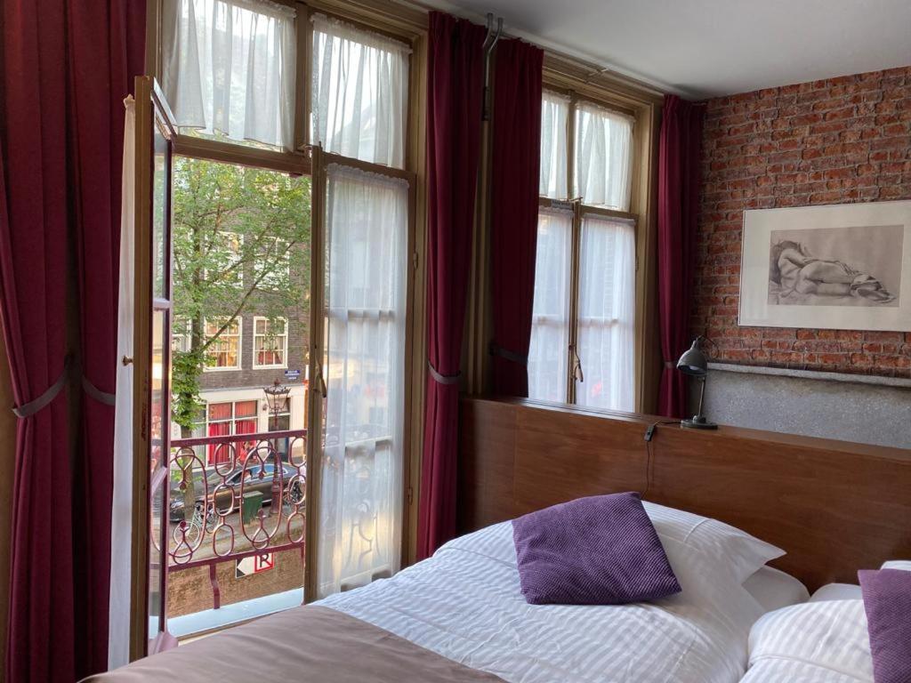 Superior Twin Room with City View