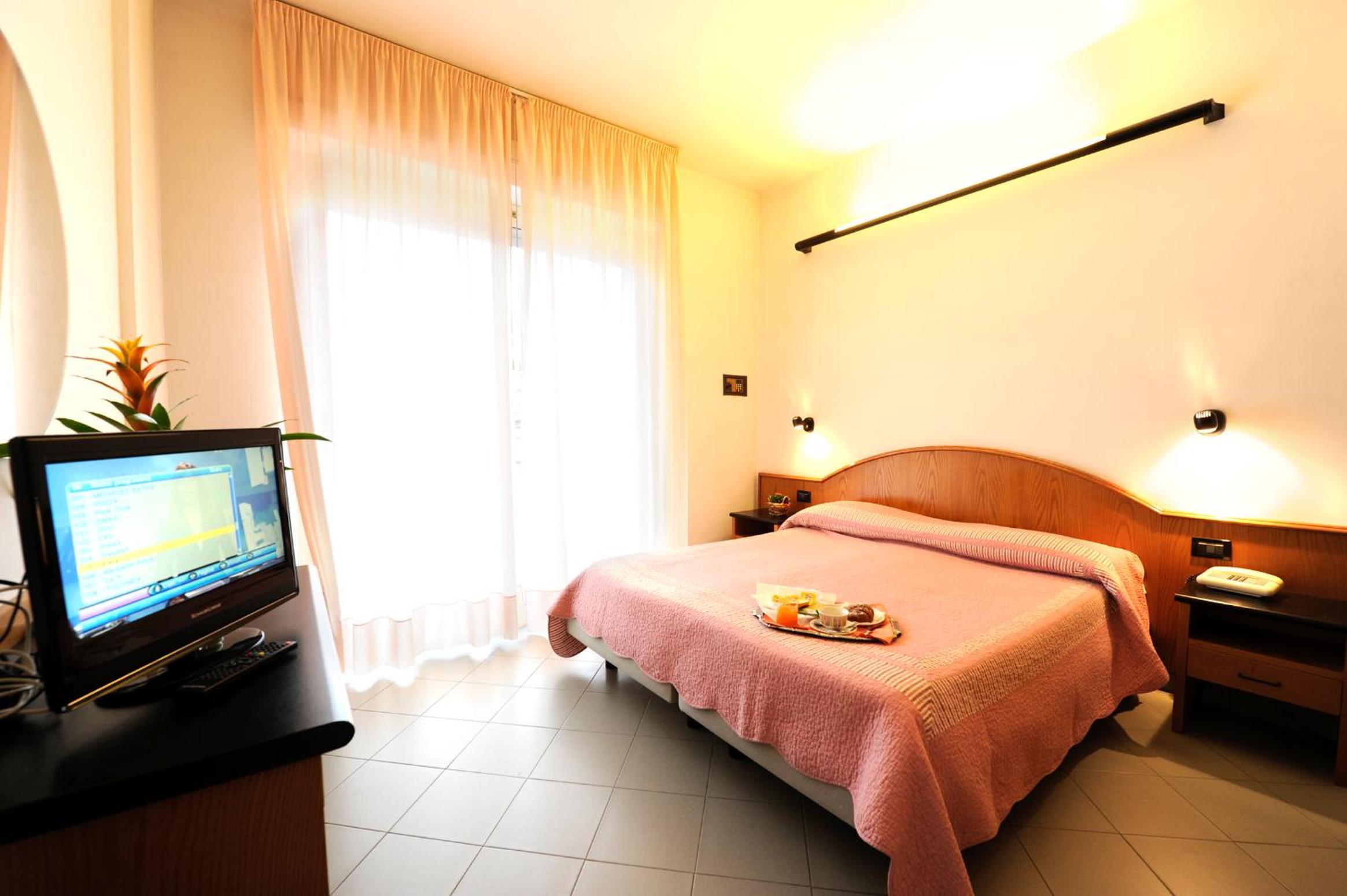 Double Or Twin Room photo 3