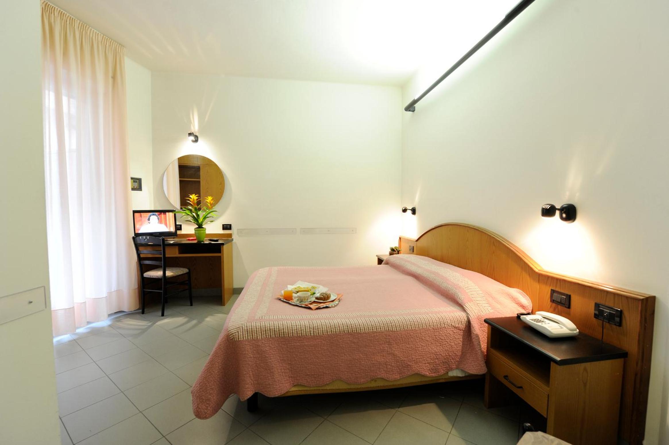 Double Or Twin Room photo 2