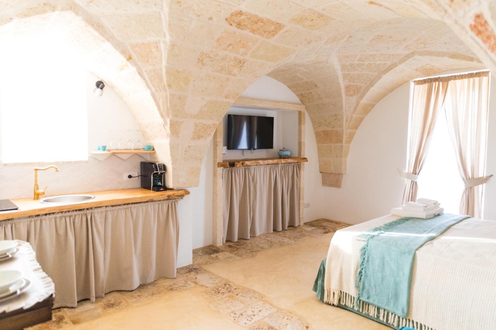 Double Room with Terrace - Photo 3