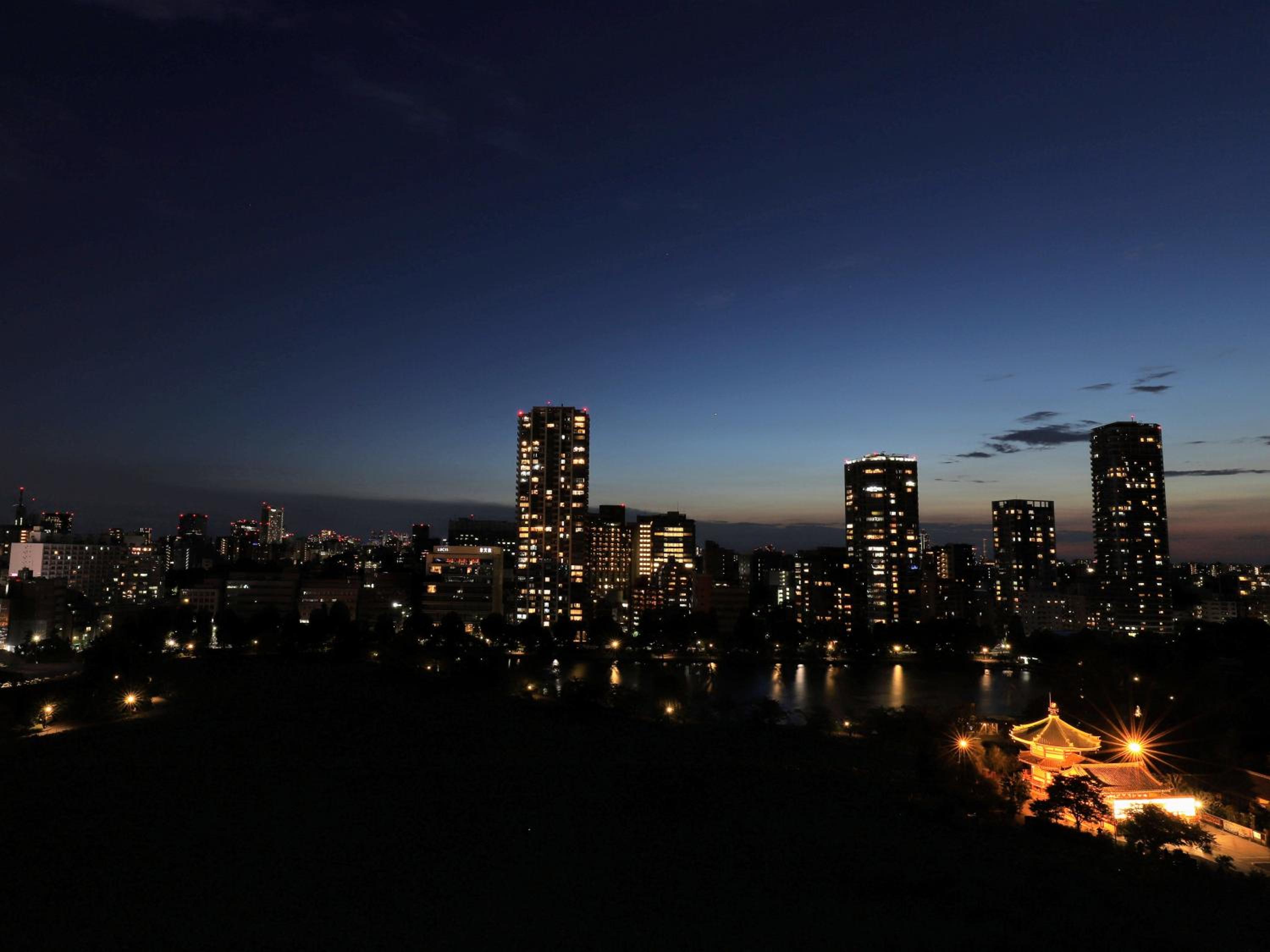 Single Room with Lake View and City View - Non-Smoking photo 3