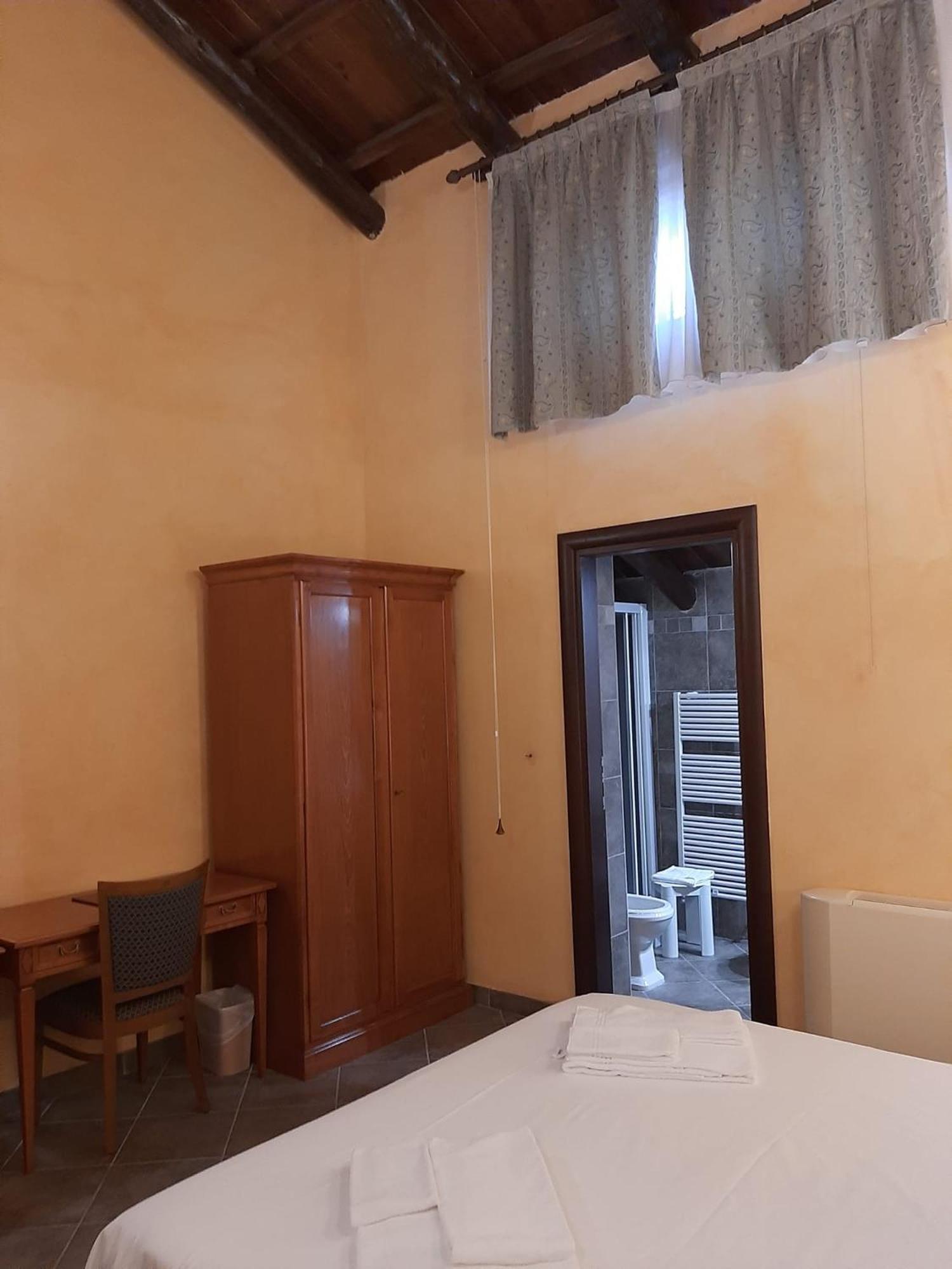 Budget Double or Twin Room - Photo 2