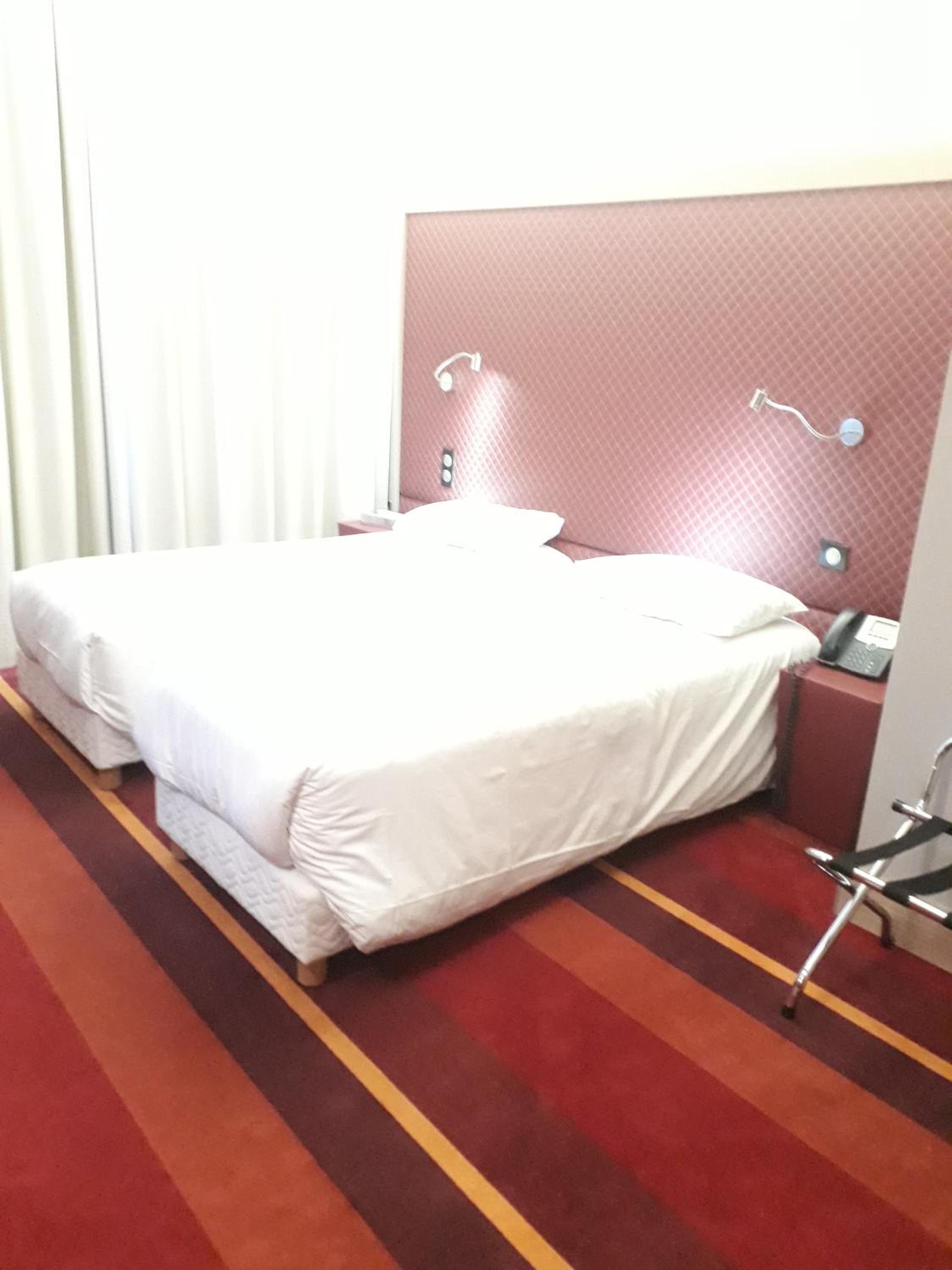 Twin Room - Disability Access photo 2