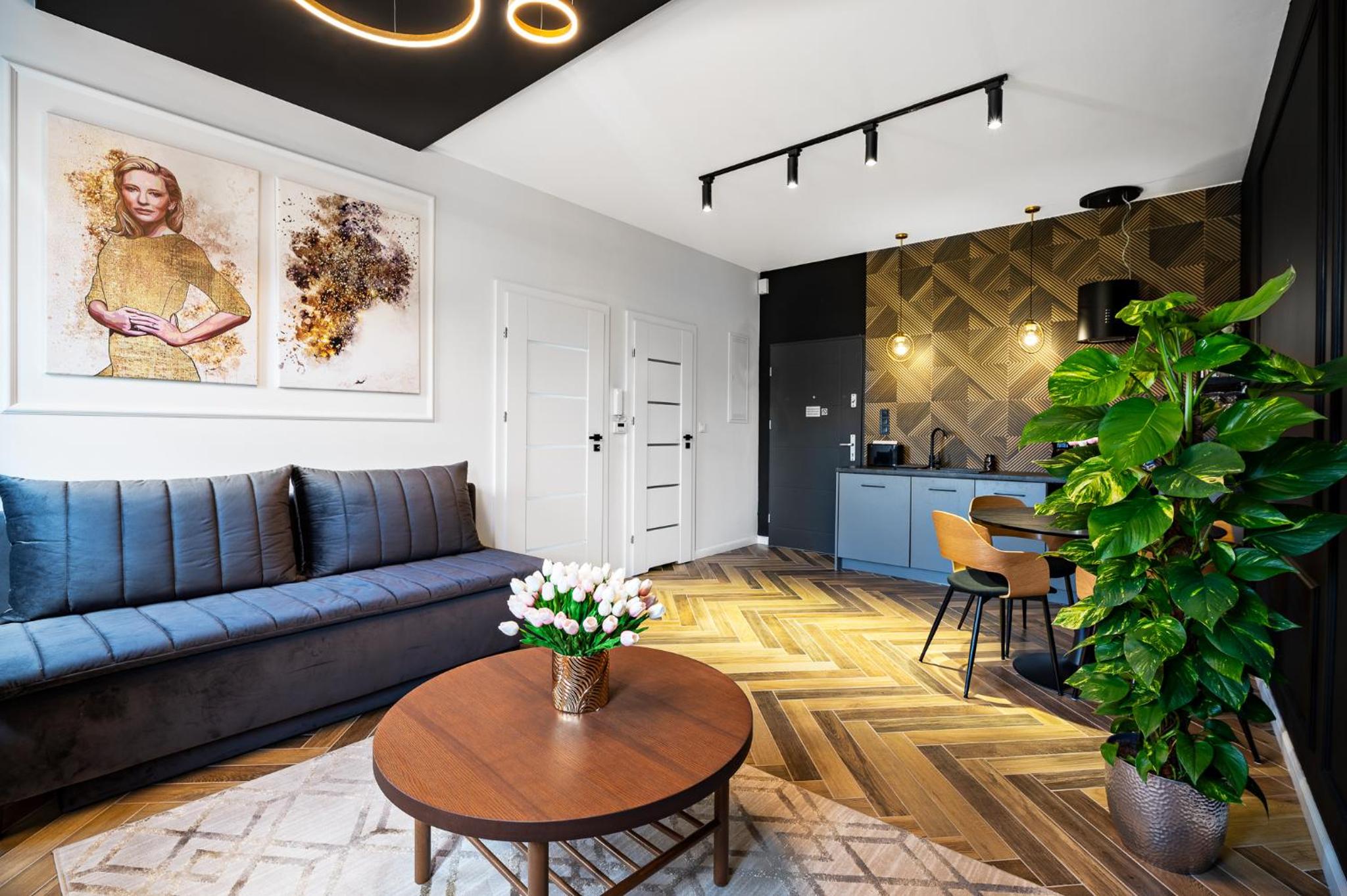 One-Bedroom Apartment - Photo 2