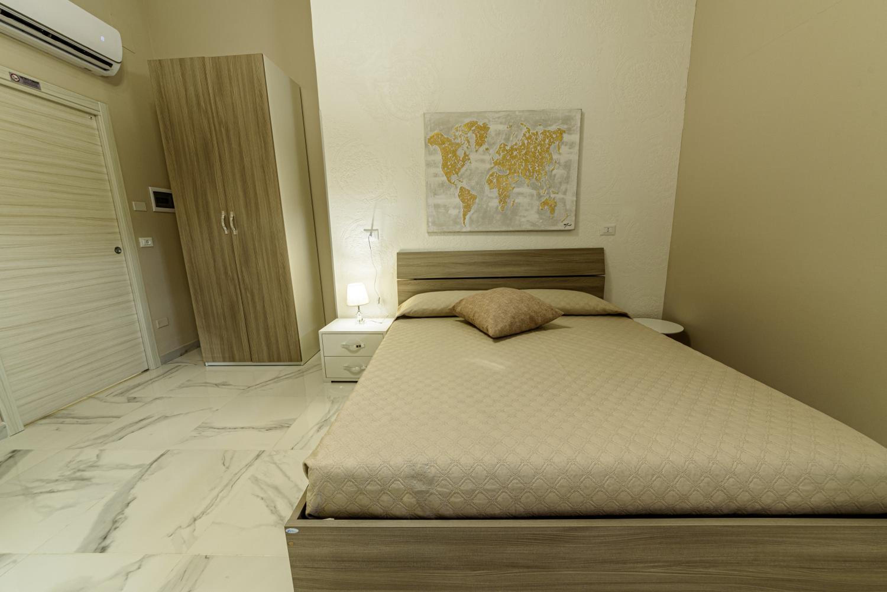 King Room - Disability Access - Photo 5